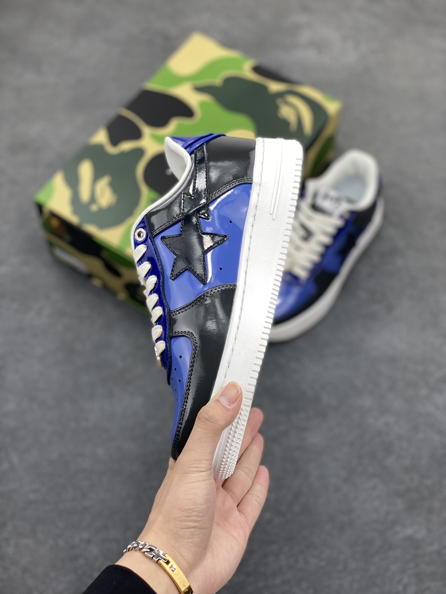 图片[3]-福利特价 独家私模 原鞋开发 正确色卡 欢迎对比 潮流教父nigo品牌 明星同款 Bape Sta 莫兰迪配色 经典百搭休闲运动板鞋 经典猿人头设计 纯正版型 海玻璃鞋垫 内置全掌气垫 全套顶级包装 包含猿人logo定制防尘袋 猿人logo卡片 抗压收纳抽屉式鞋盒 官方同步正码 货号：M191046 尺码：36 36.5 37.5 38 38.5 39 40 40.5 41 42 42.5 43 44 44.5 45-选品中心