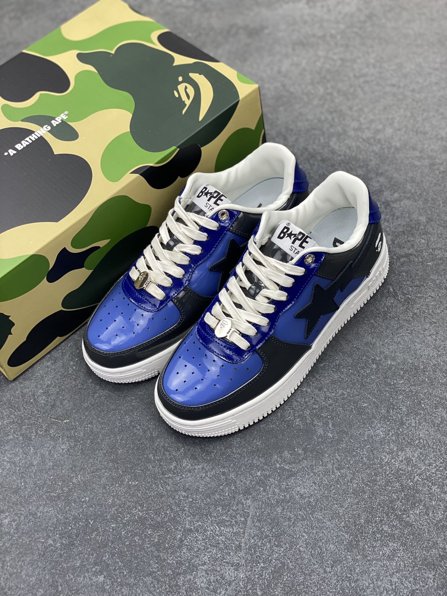 图片[8]-福利特价 独家私模 原鞋开发 正确色卡 欢迎对比 潮流教父nigo品牌 明星同款 Bape Sta 莫兰迪配色 经典百搭休闲运动板鞋 经典猿人头设计 纯正版型 海玻璃鞋垫 内置全掌气垫 全套顶级包装 包含猿人logo定制防尘袋 猿人logo卡片 抗压收纳抽屉式鞋盒 官方同步正码 货号：M191046 尺码：36 36.5 37.5 38 38.5 39 40 40.5 41 42 42.5 43 44 44.5 45-选品中心