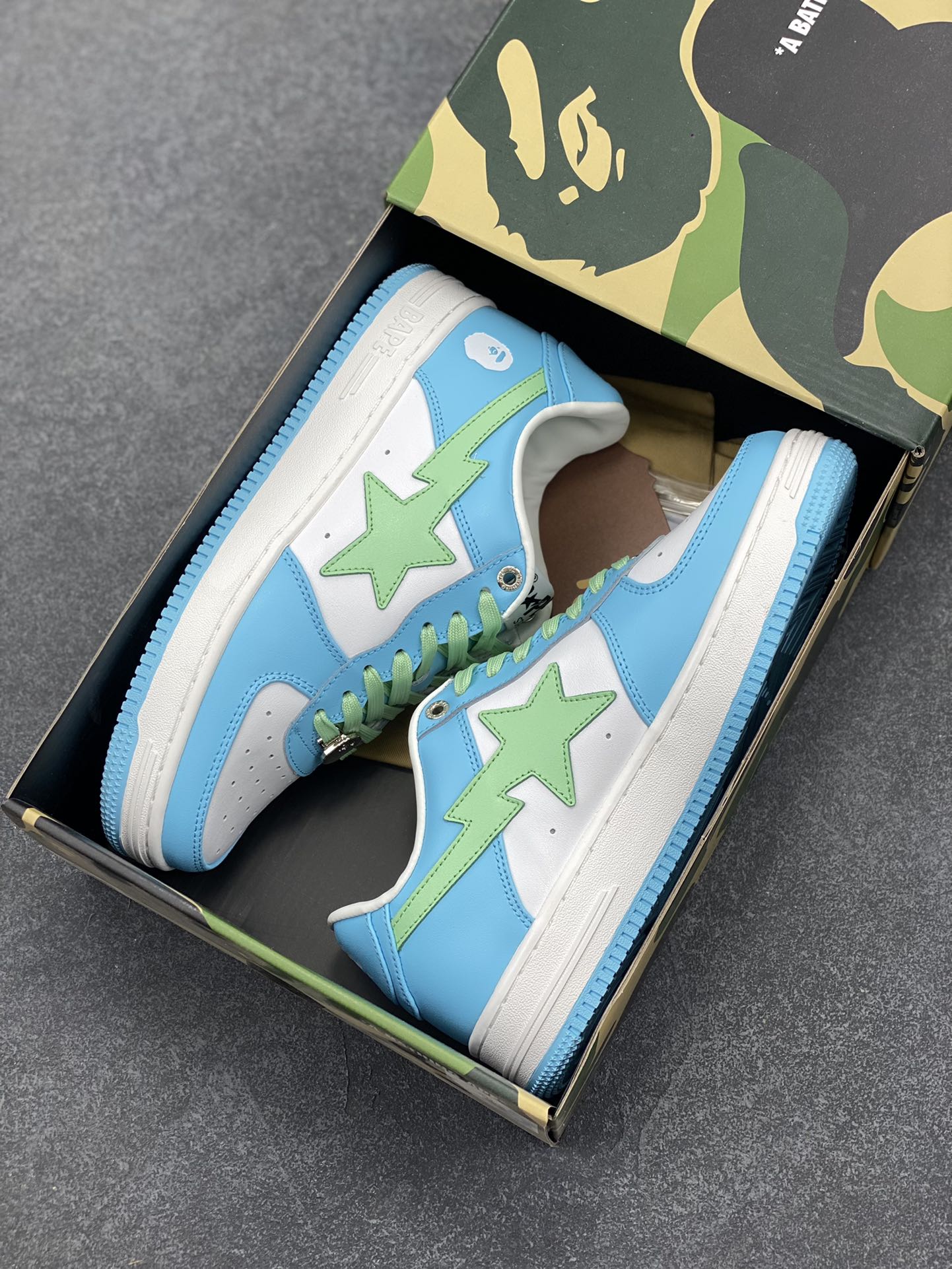 图片[9]-福利特价 独家私模 原鞋开发 正确色卡 欢迎对比 潮流教父nigo品牌 明星同款 Bape Sta 莫兰迪配色 经典百搭休闲运动板鞋 经典猿人头设计 纯正版型 海玻璃鞋垫 内置全掌气垫 全套顶级包装 包含猿人logo定制防尘袋 猿人logo卡片 抗压收纳抽屉式鞋盒 官方同步正码 货号：1H70291005 尺码：36 36.5 37.5 38 38.5 39 40 40.5 41 42 42.5 43 44 44.5 45-选品中心