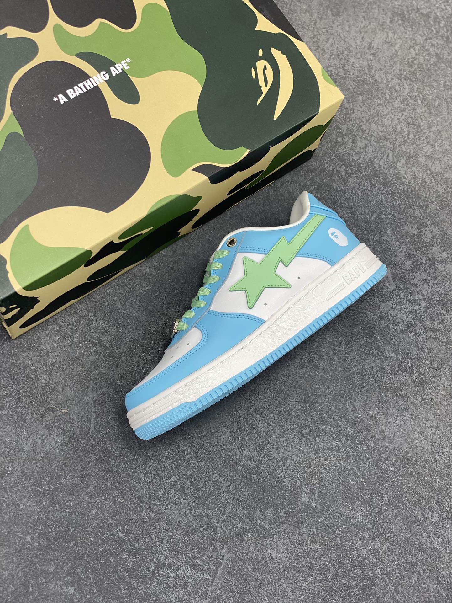 图片[7]-福利特价 独家私模 原鞋开发 正确色卡 欢迎对比 潮流教父nigo品牌 明星同款 Bape Sta 莫兰迪配色 经典百搭休闲运动板鞋 经典猿人头设计 纯正版型 海玻璃鞋垫 内置全掌气垫 全套顶级包装 包含猿人logo定制防尘袋 猿人logo卡片 抗压收纳抽屉式鞋盒 官方同步正码 货号：1H70291005 尺码：36 36.5 37.5 38 38.5 39 40 40.5 41 42 42.5 43 44 44.5 45-选品中心