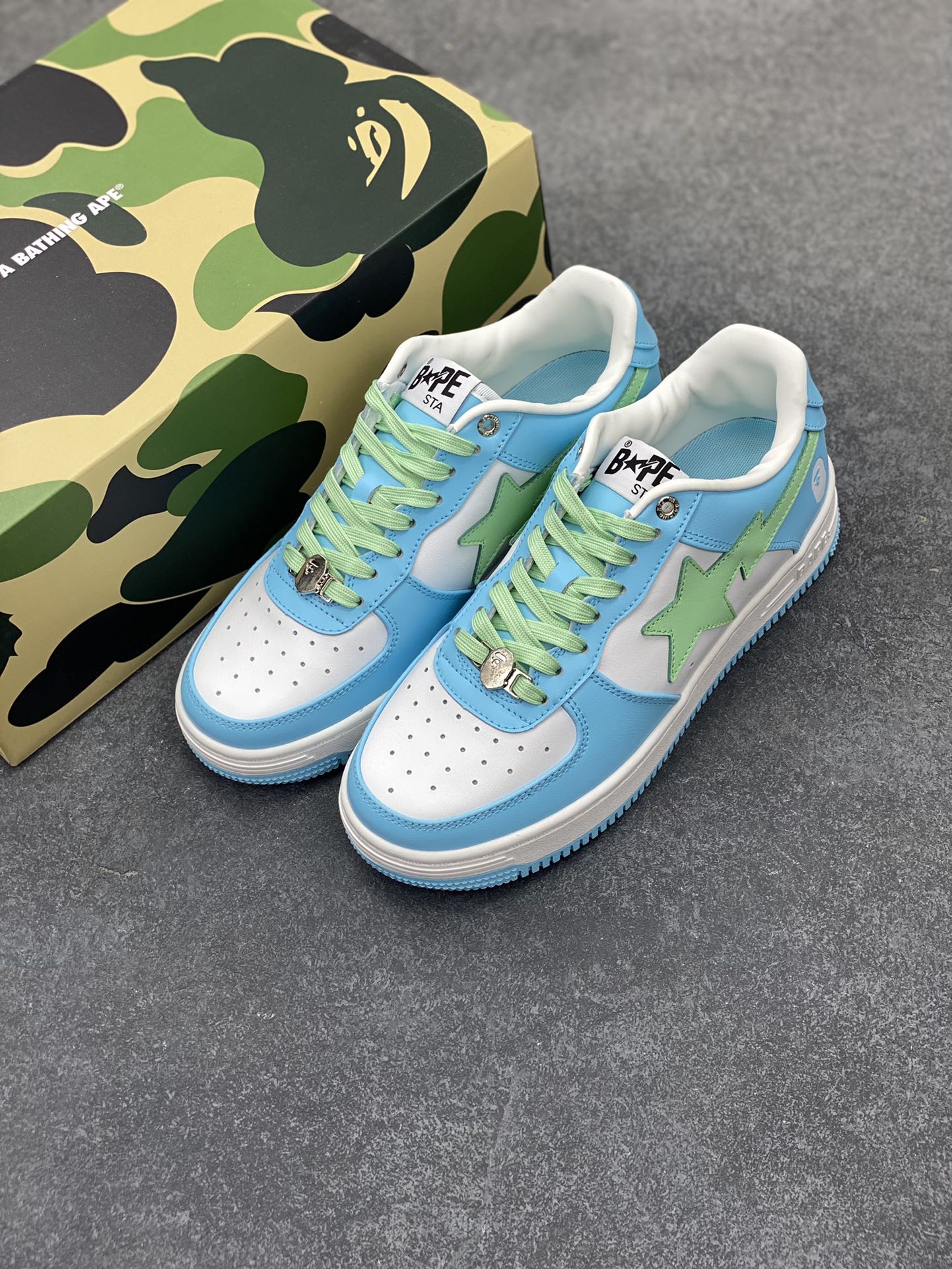 图片[8]-福利特价 独家私模 原鞋开发 正确色卡 欢迎对比 潮流教父nigo品牌 明星同款 Bape Sta 莫兰迪配色 经典百搭休闲运动板鞋 经典猿人头设计 纯正版型 海玻璃鞋垫 内置全掌气垫 全套顶级包装 包含猿人logo定制防尘袋 猿人logo卡片 抗压收纳抽屉式鞋盒 官方同步正码 货号：1H70291005 尺码：36 36.5 37.5 38 38.5 39 40 40.5 41 42 42.5 43 44 44.5 45-选品中心