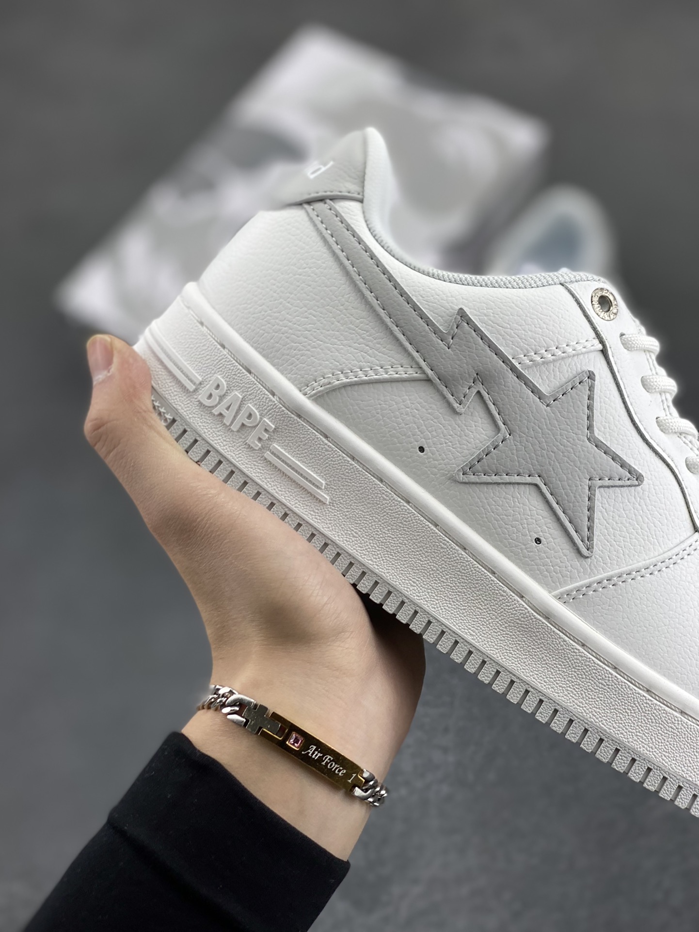 图片[6]-福利特价 独家私模 原鞋开发 正确色卡 欢迎对比 潮流教父nigo品牌 明星同款 Bape Sta 莫兰迪配色 经典百搭休闲运动板鞋 经典猿人头设计 纯正版型 海玻璃鞋垫 内置全掌气垫 全套顶级包装 包含猿人logo定制防尘袋 猿人logo卡片 抗压收纳抽屉式鞋盒 官方同步正码 货号：M191921 尺码：36 36.5 37.5 38 38.5 39 40 40.5 41 42 42.5 43 44 44.5 45-选品中心