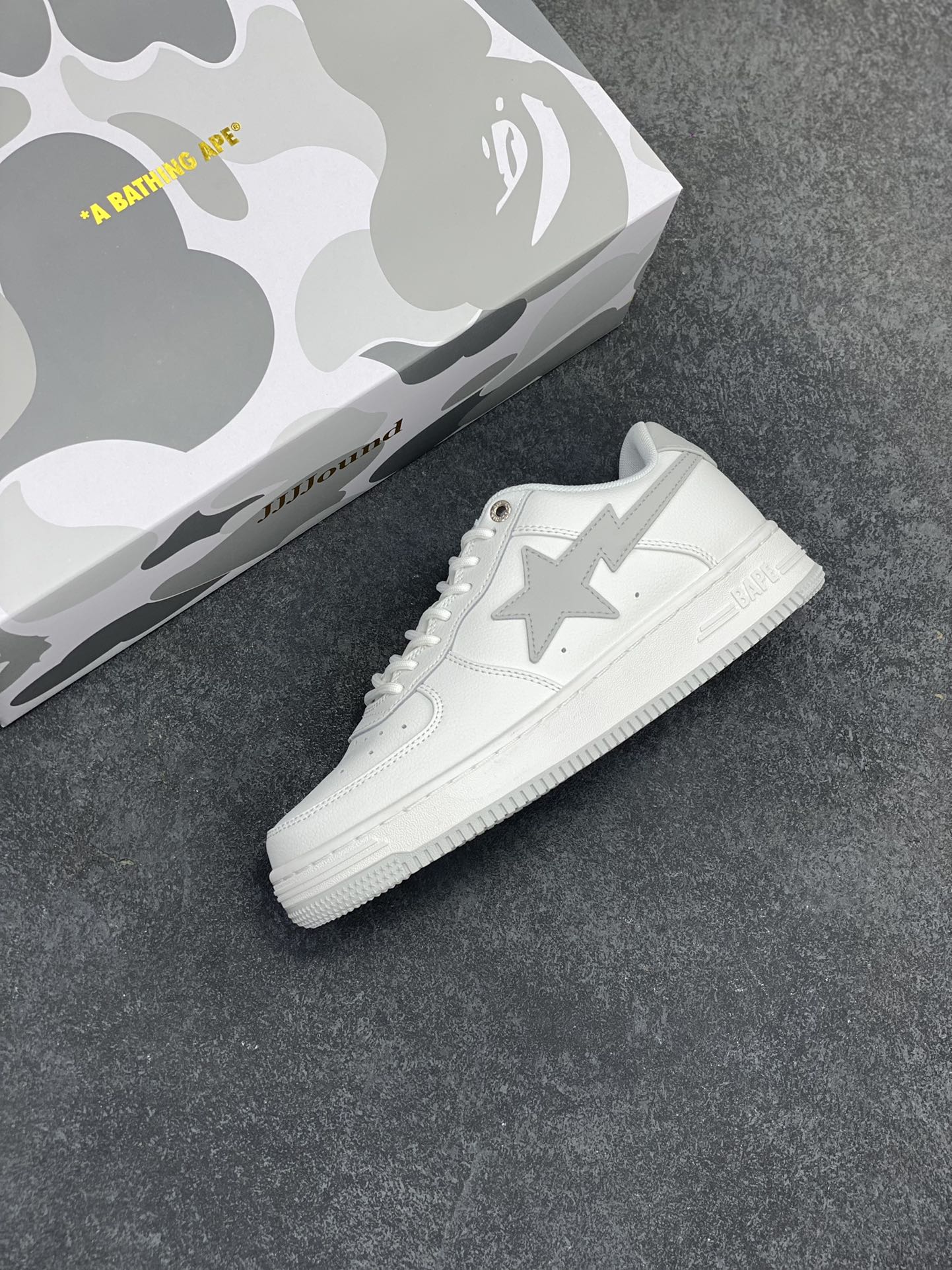 图片[7]-福利特价 独家私模 原鞋开发 正确色卡 欢迎对比 潮流教父nigo品牌 明星同款 Bape Sta 莫兰迪配色 经典百搭休闲运动板鞋 经典猿人头设计 纯正版型 海玻璃鞋垫 内置全掌气垫 全套顶级包装 包含猿人logo定制防尘袋 猿人logo卡片 抗压收纳抽屉式鞋盒 官方同步正码 货号：M191921 尺码：36 36.5 37.5 38 38.5 39 40 40.5 41 42 42.5 43 44 44.5 45-选品中心