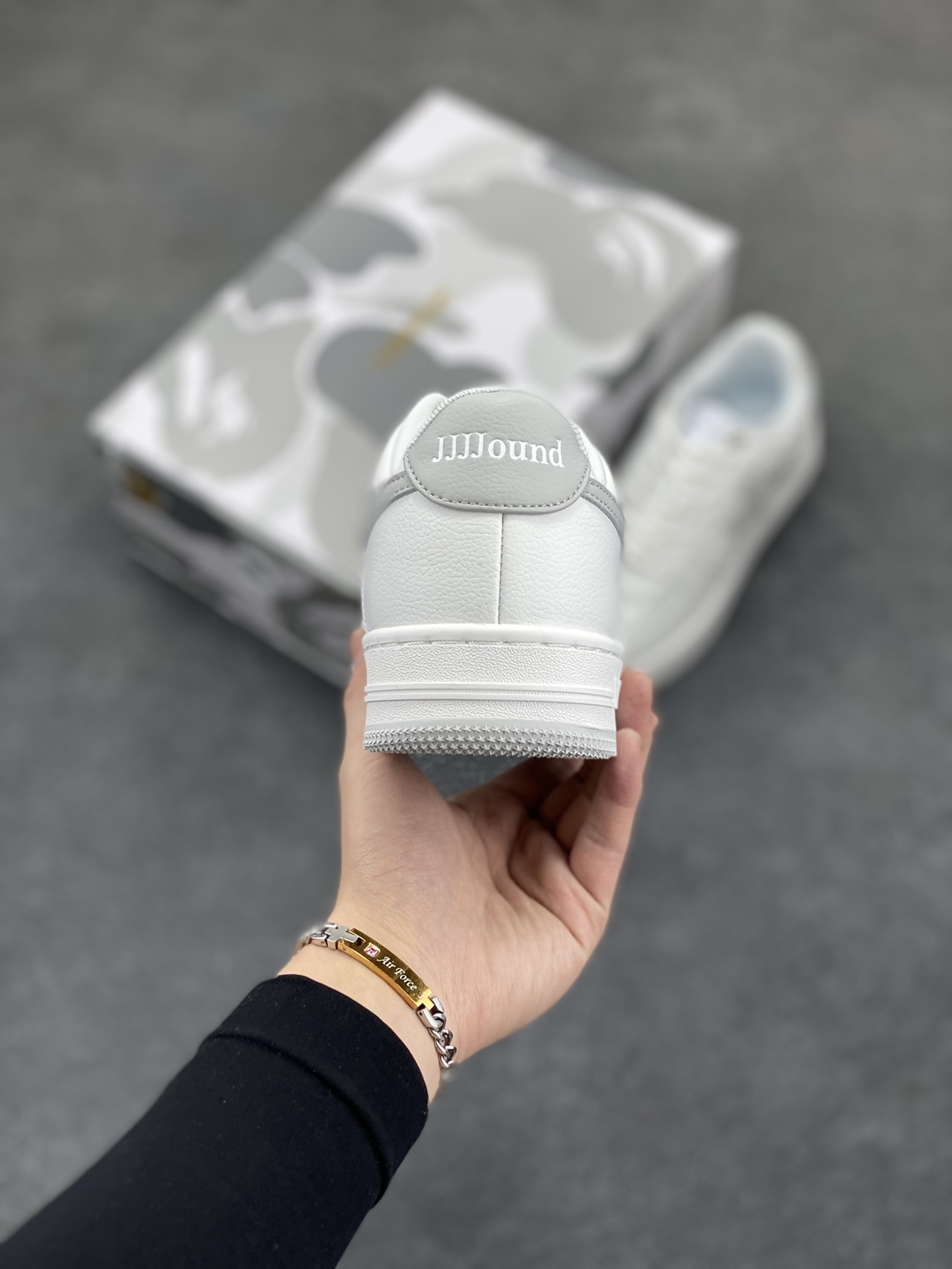 图片[4]-福利特价 独家私模 原鞋开发 正确色卡 欢迎对比 潮流教父nigo品牌 明星同款 Bape Sta 莫兰迪配色 经典百搭休闲运动板鞋 经典猿人头设计 纯正版型 海玻璃鞋垫 内置全掌气垫 全套顶级包装 包含猿人logo定制防尘袋 猿人logo卡片 抗压收纳抽屉式鞋盒 官方同步正码 货号：M191921 尺码：36 36.5 37.5 38 38.5 39 40 40.5 41 42 42.5 43 44 44.5 45-选品中心