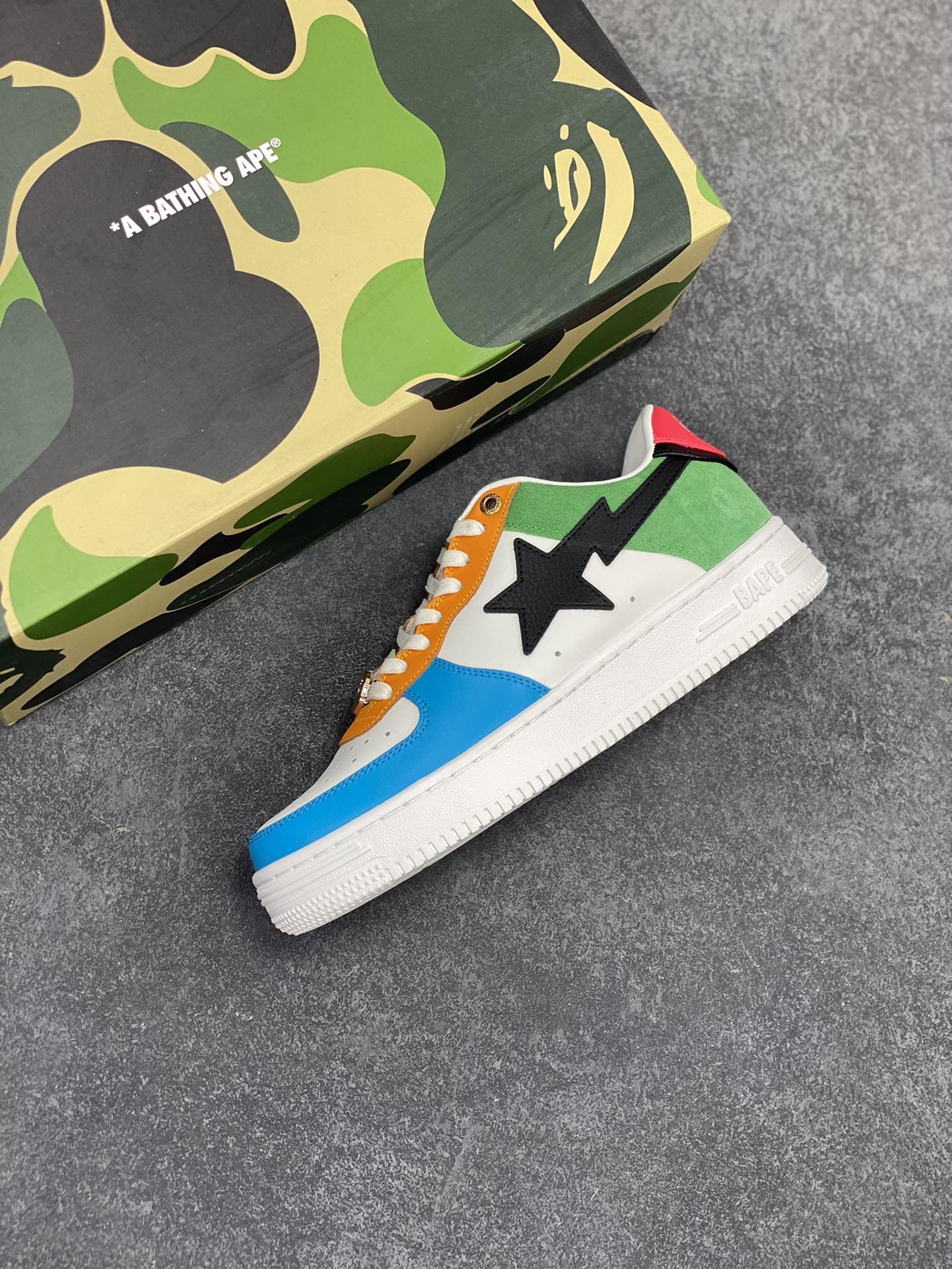 图片[7]-福利特价 独家私模 原鞋开发 正确色卡 欢迎对比 潮流教父nigo品牌 明星同款 Bape Sta 莫兰迪配色 经典百搭休闲运动板鞋 经典猿人头设计 纯正版型 海玻璃鞋垫 内置全掌气垫 全套顶级包装 包含猿人logo定制防尘袋 猿人logo卡片 抗压收纳抽屉式鞋盒 官方同步正码 货号：1H20191048 尺码：36 36.5 37.5 38 38.5 39 40 40.5 41 42 42.5 43 44 44.5 45-选品中心