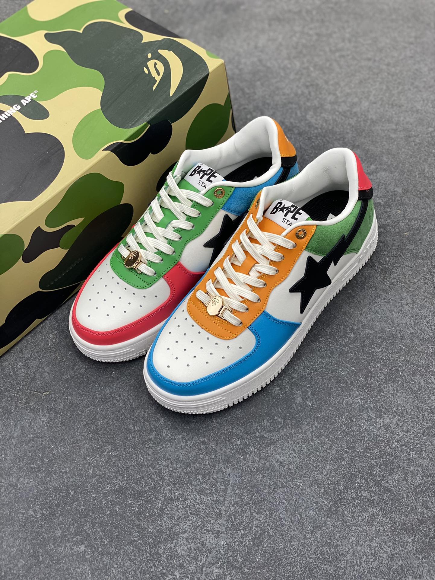 图片[8]-福利特价 独家私模 原鞋开发 正确色卡 欢迎对比 潮流教父nigo品牌 明星同款 Bape Sta 莫兰迪配色 经典百搭休闲运动板鞋 经典猿人头设计 纯正版型 海玻璃鞋垫 内置全掌气垫 全套顶级包装 包含猿人logo定制防尘袋 猿人logo卡片 抗压收纳抽屉式鞋盒 官方同步正码 货号：1H20191048 尺码：36 36.5 37.5 38 38.5 39 40 40.5 41 42 42.5 43 44 44.5 45-选品中心