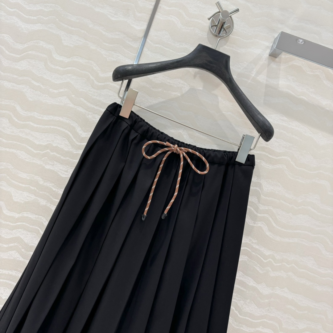 独家首发💕原单品质miu系穿搭！学院风少女压褶长半裙！进口斜纹精纺面料质感超赞！复古学院风文艺少女必入单