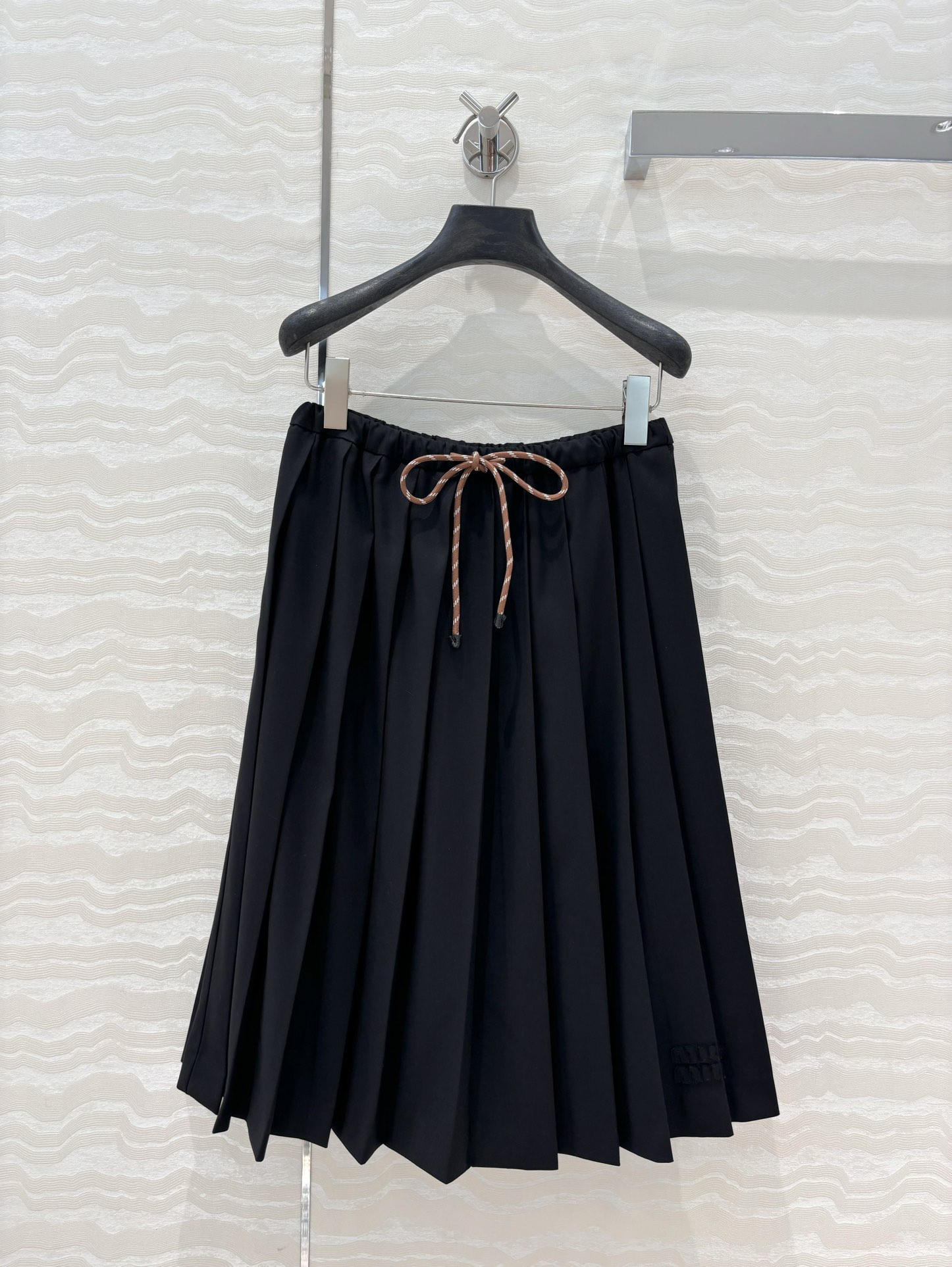 独家首发💕原单品质miu系穿搭！学院风少女压褶长半裙！进口斜纹精纺面料质感超赞！复古学院风文艺少女必入单