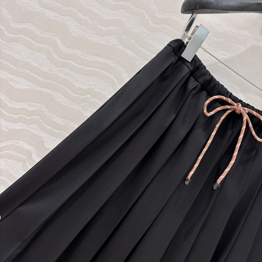 独家首发💕原单品质miu系穿搭！学院风少女压褶长半裙！进口斜纹精纺面料质感超赞！复古学院风文艺少女必入单