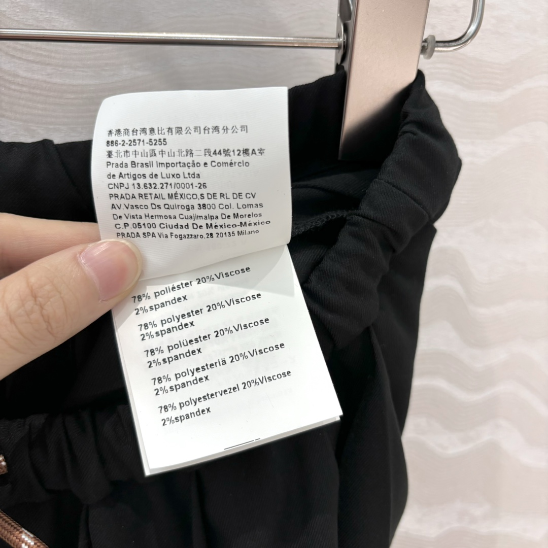 独家首发💕原单品质miu系穿搭！学院风少女压褶长半裙！进口斜纹精纺面料质感超赞！复古学院风文艺少女必入单