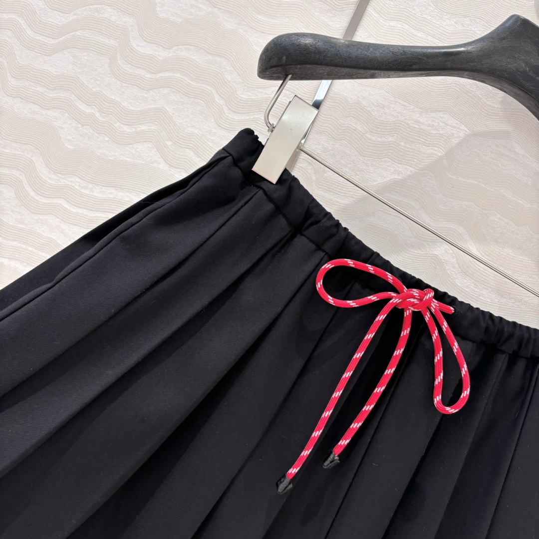 独家首发💕原单品质miu系穿搭！学院风少女压褶短半裙！进口斜纹精纺面料质感超赞！复古学院风文艺少女必入单