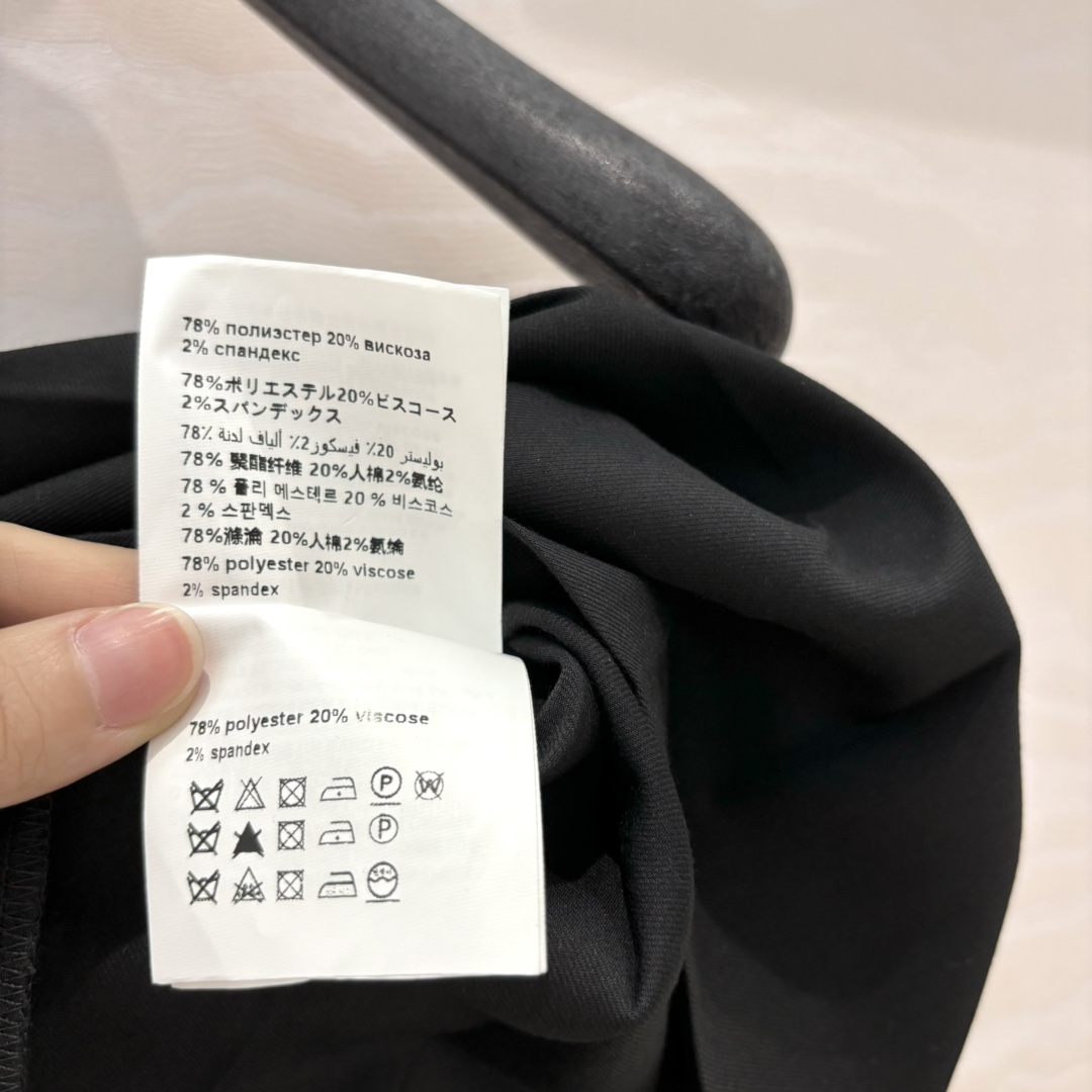 独家首发💕原单品质miu系穿搭！学院风少女压褶短半裙！进口斜纹精纺面料质感超赞！复古学院风文艺少女必入单