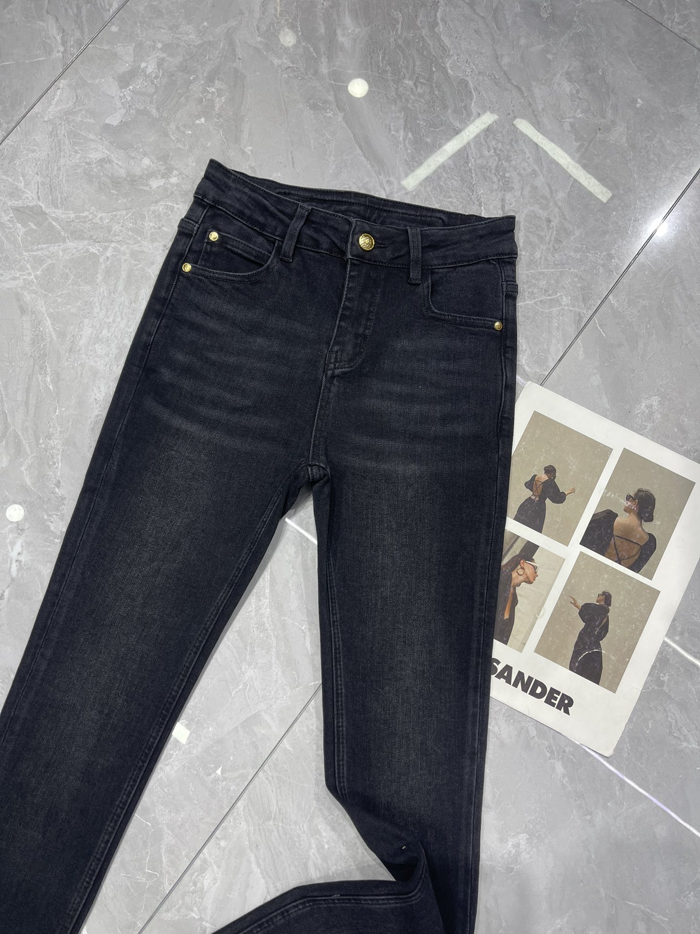 Elegant High-Waisted Skinny Jeans with Embroidered Logo - Slimming Fit 6 i1740204981 6188 2