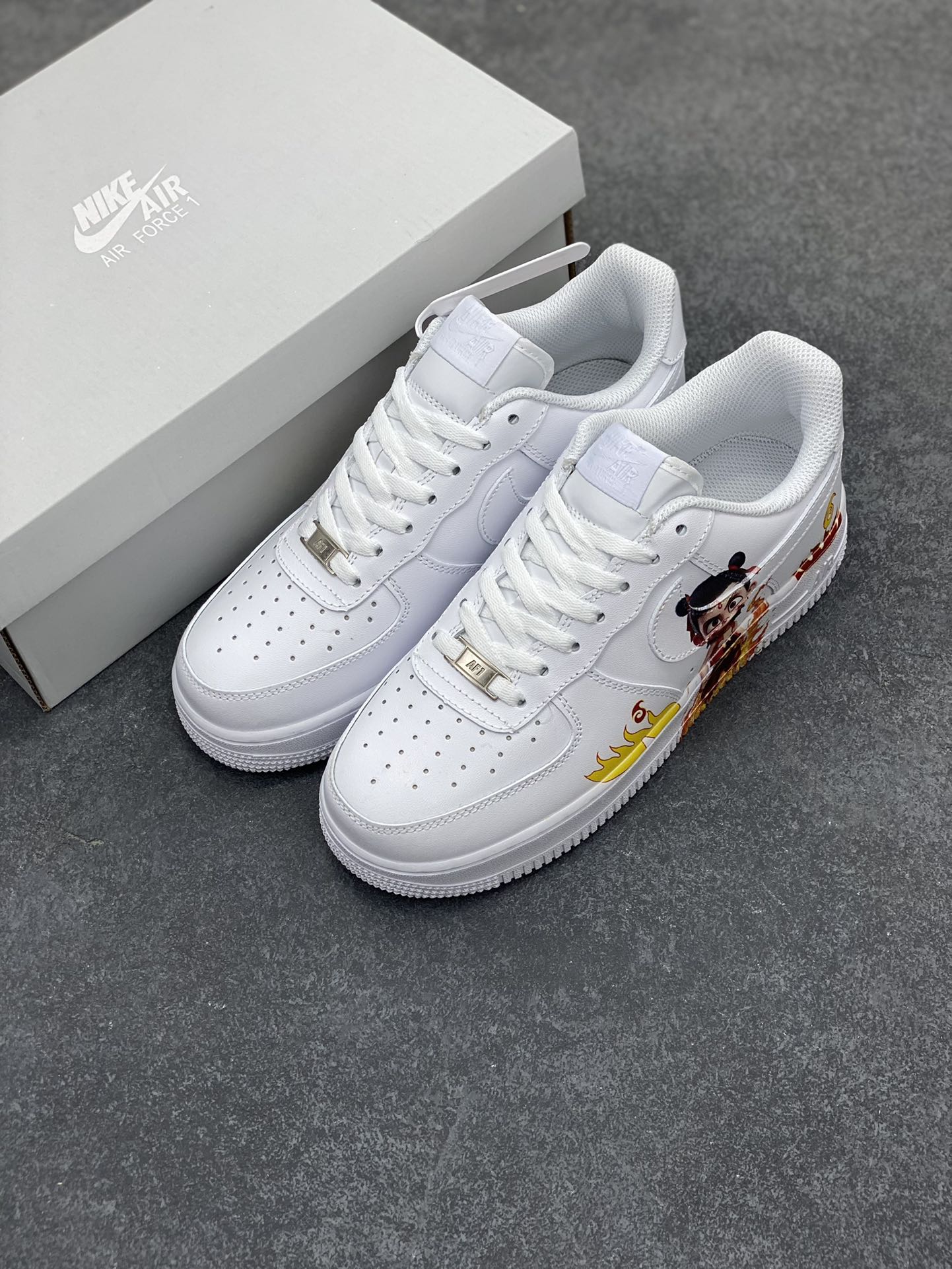 图片[8]-Air Force 1 Low 哪吒手绘涂鸦 原楦头原纸板 打造纯正空军版型 #专注外贸渠道 全掌内置蜂窝气垫 #原盒配件 原厂中底钢印、拉帮完美 货号：CW2288-111 尺码：36 36.5 37.5 38 38.5 39 40 40.5 41 42 42.5 43 44 44.5 45-选品中心