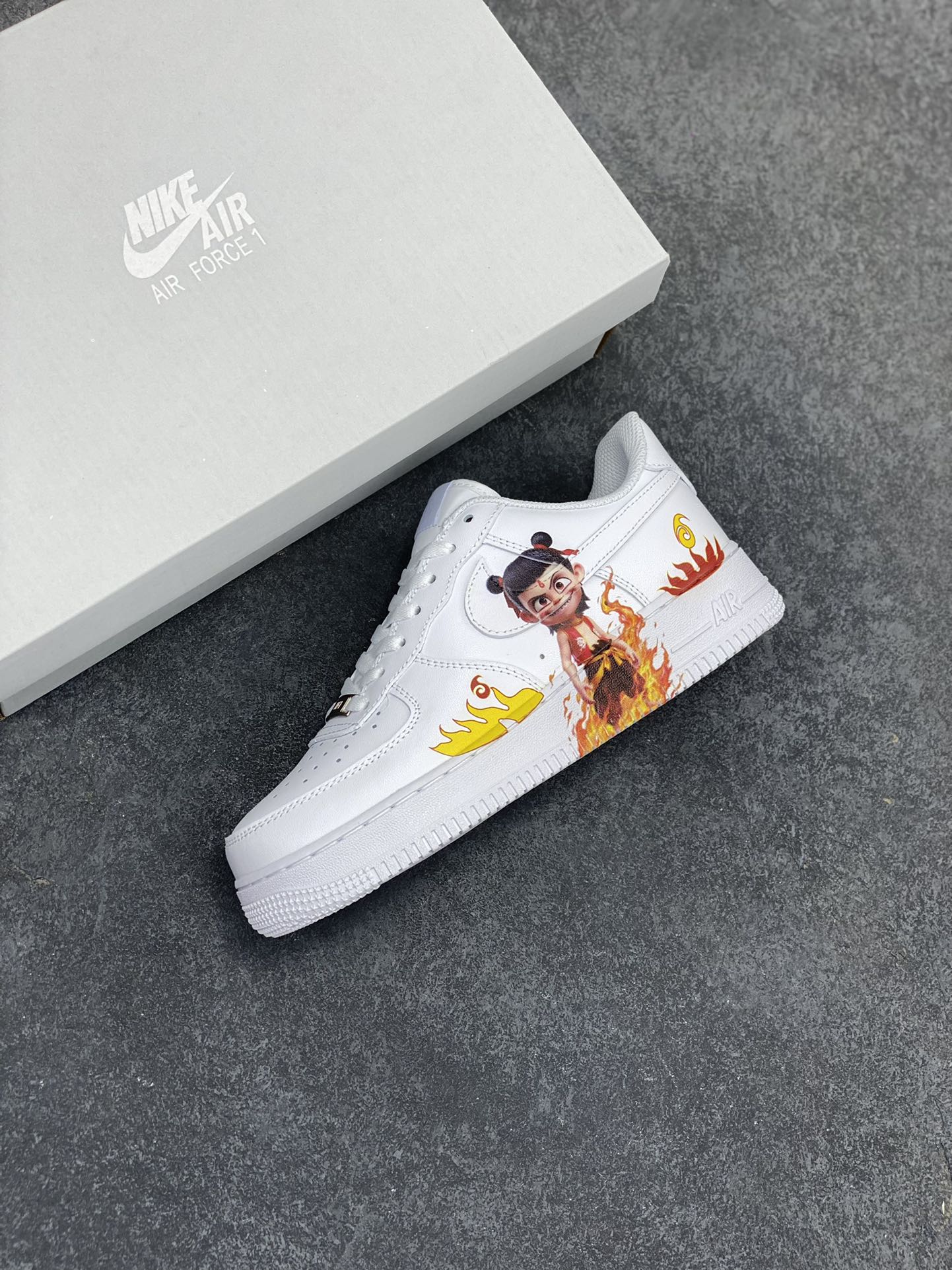 图片[7]-Air Force 1 Low 哪吒手绘涂鸦 原楦头原纸板 打造纯正空军版型 #专注外贸渠道 全掌内置蜂窝气垫 #原盒配件 原厂中底钢印、拉帮完美 货号：CW2288-111 尺码：36 36.5 37.5 38 38.5 39 40 40.5 41 42 42.5 43 44 44.5 45-选品中心