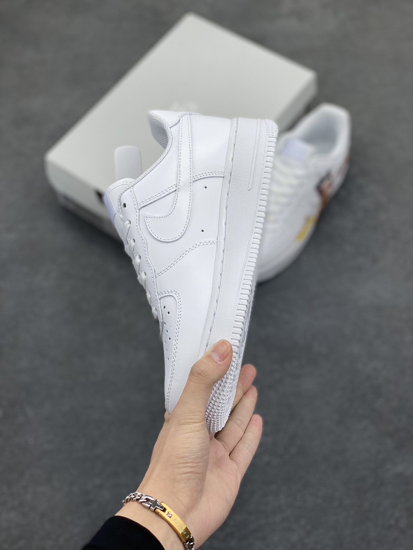 图片[3]-Air Force 1 Low 哪吒手绘涂鸦 原楦头原纸板 打造纯正空军版型 #专注外贸渠道 全掌内置蜂窝气垫 #原盒配件 原厂中底钢印、拉帮完美 货号：CW2288-111 尺码：36 36.5 37.5 38 38.5 39 40 40.5 41 42 42.5 43 44 44.5 45-选品中心