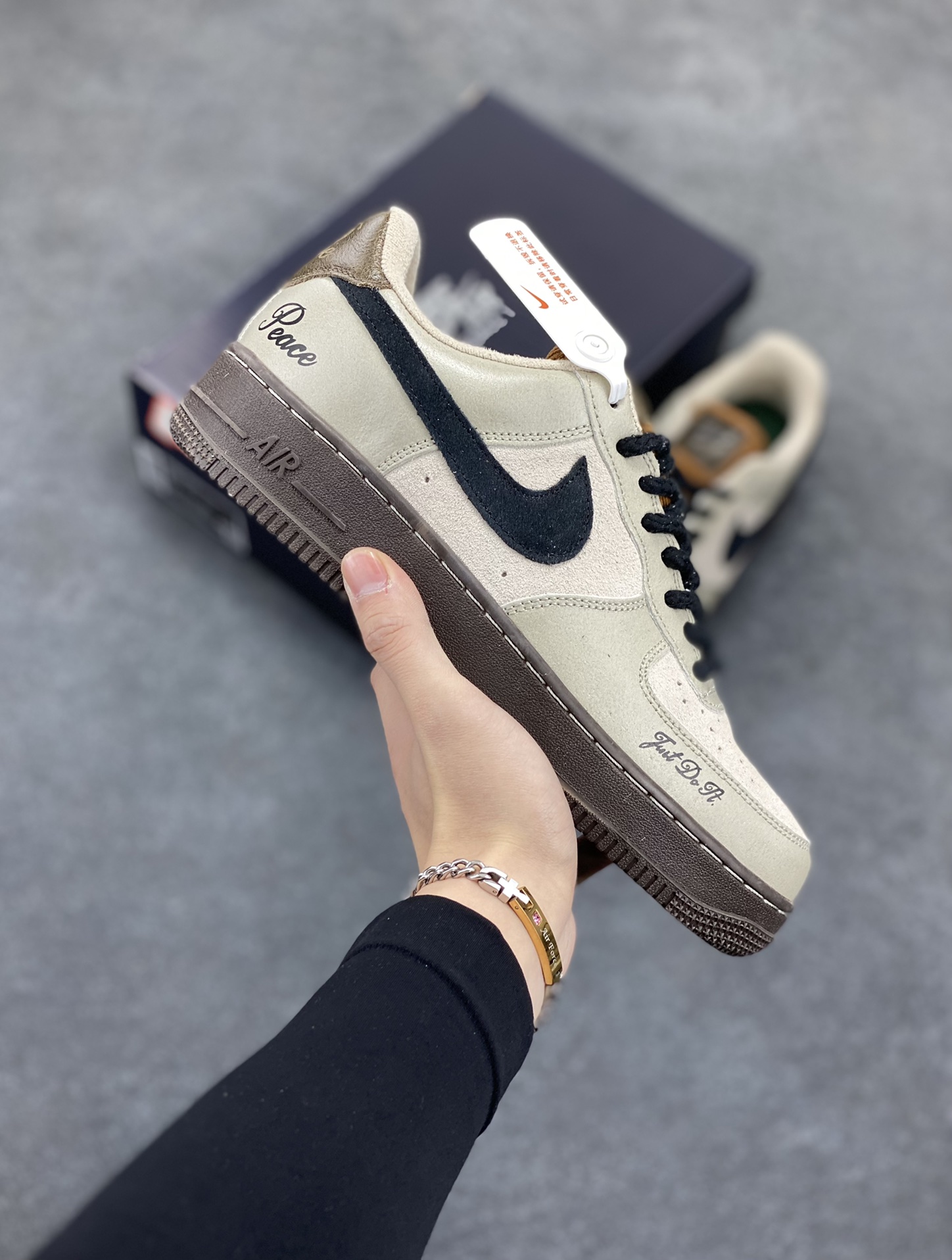 Nike Air Force 1 Low 黑棕 空军一号低帮运动休闲板鞋 原楦头原纸板 打造纯正空军版型 专注外贸渠道 全掌内置蜂窝气垫 原盒配件 原厂中底钢印、拉帮完美 货号:HQ3458-142 尺码:36 36.5 37.5 38 38.5 39 40 40.5 41 42 42.5 43 44 44.5 45-选品中心