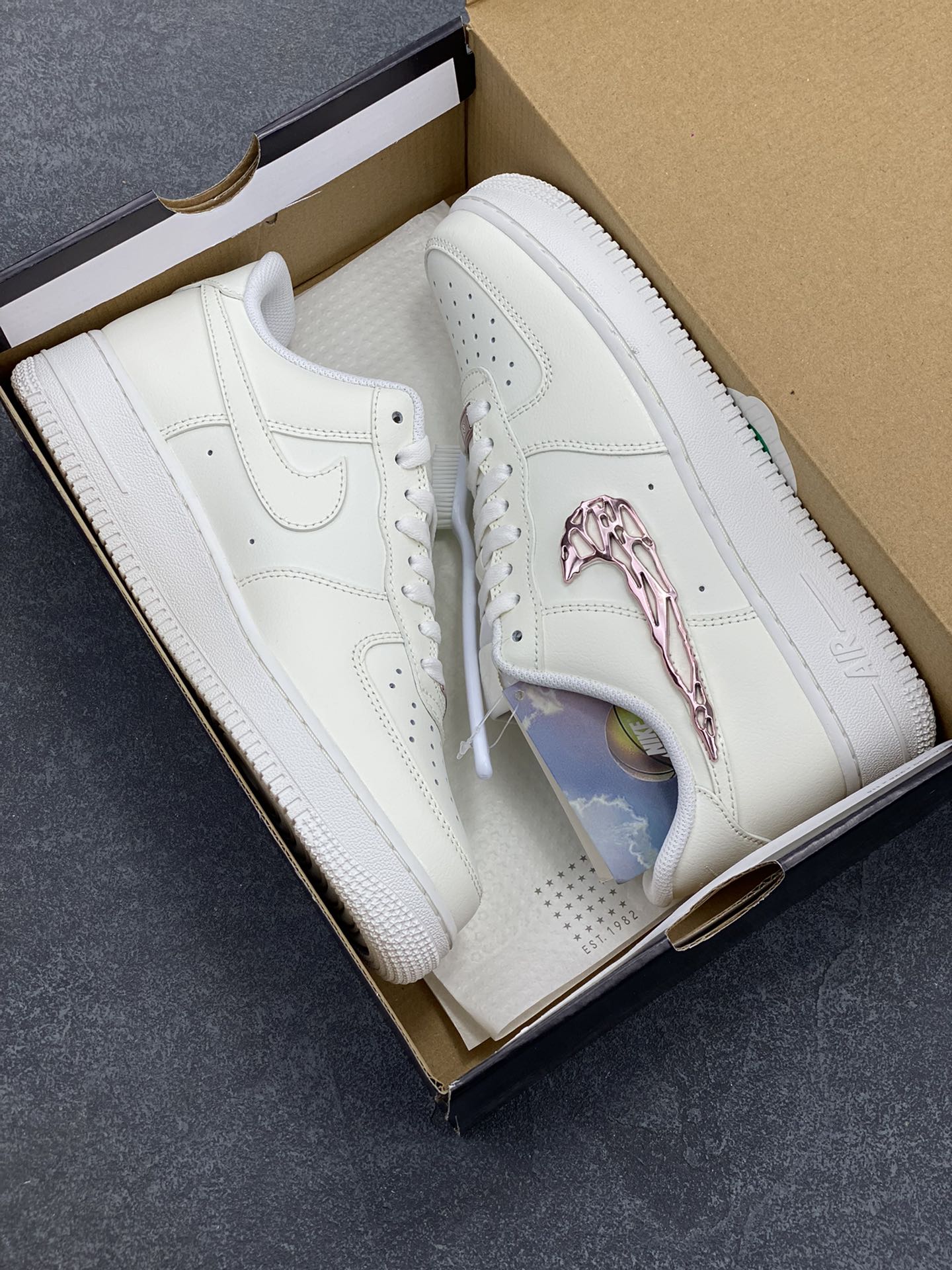 图片[9]-HY版本💯 Nike Air Force 1 Low 毒液 空军一号低帮运动休闲板鞋 原楦头原纸板 打造纯正空军版型 专注外贸渠道 全掌内置蜂窝气垫 原盒配件 原厂中底钢印、拉帮完美 货号：IF1686-161 尺码：36 36.5 37.5 38 38.5 39 40 40.5 41 42 42.5 43 44 44.5 45 46-选品中心