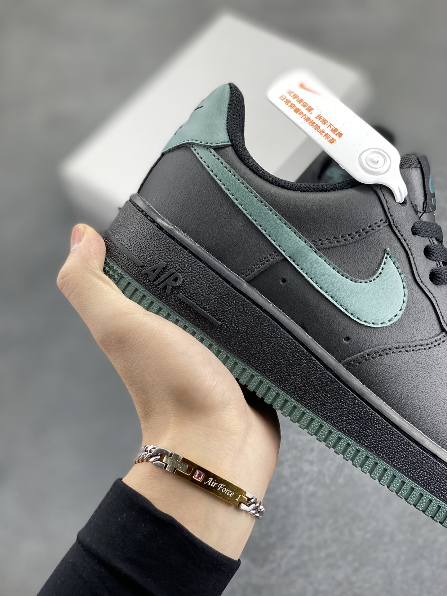 图片[6]-NK Air Force 1 空军一号 黑绿 原楦头原纸板 打造纯正空军版型#专注外贸渠道 全掌内置蜂窝气垫 #原盒配件 原厂中底钢印、拉帮完美 货号：FJ4146-001 尺码：36 36.5 37.5 38 38.5 39 40 40.5 41 42 42.5 43 44 44.5 45-选品中心