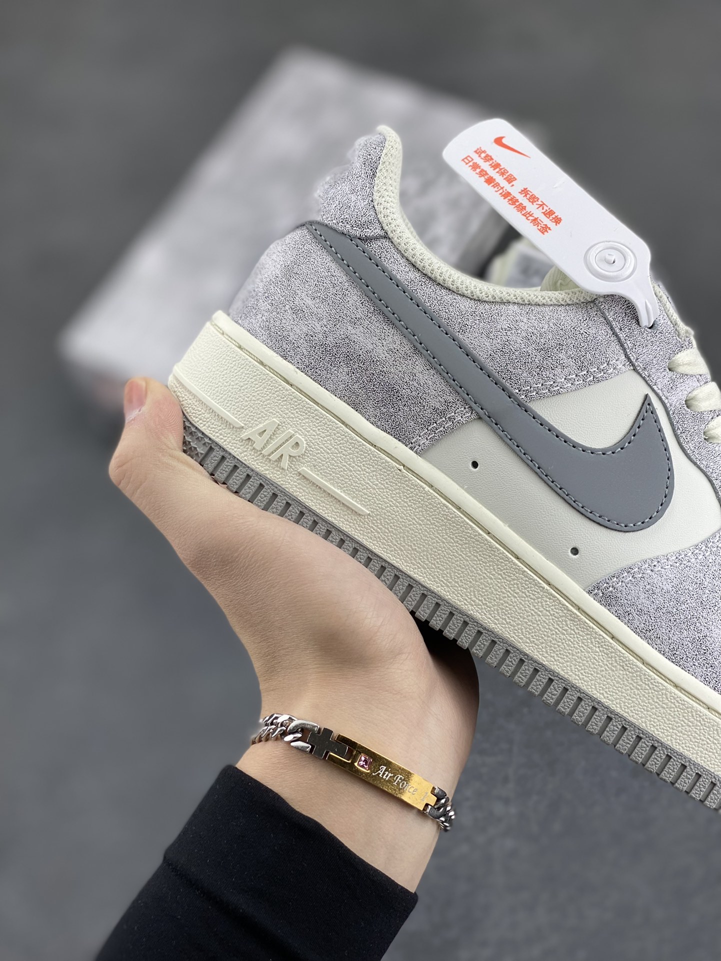 图片[6]-Nike Air Force 1 Low ’07 岩石灰 配色 空军一号低帮休闲板鞋 原厂定制皮料 定制鞋盒 原楦原纸板 纯正版型 正品NFC感应芯片 高清洁度 内置全掌气垫 货号：BL5866-901 尺码：36 36.5 37.5 38 38.5 39 40 40.5 41 42 42.5 43 44 44.5 45-选品中心