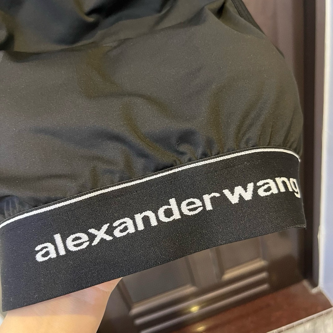 。
大王alexanderw wang新款高弹力健身瑜伽服运动套装~塑腰小背心 修身提臀显瘦打底裤脚  