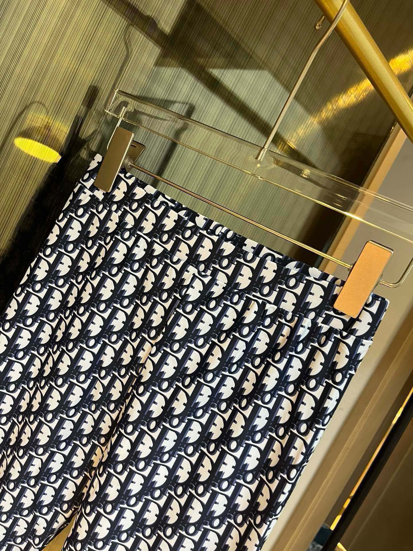 。


Dior迪奥瑜伽服 S M L XL