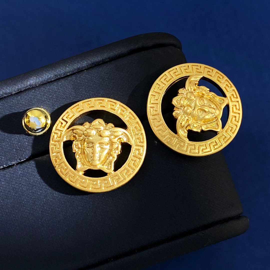 Versace Brass Cylinder Head Euro-American Back Circle Pendant Necklace: VS92 ¥50 - 图片 1