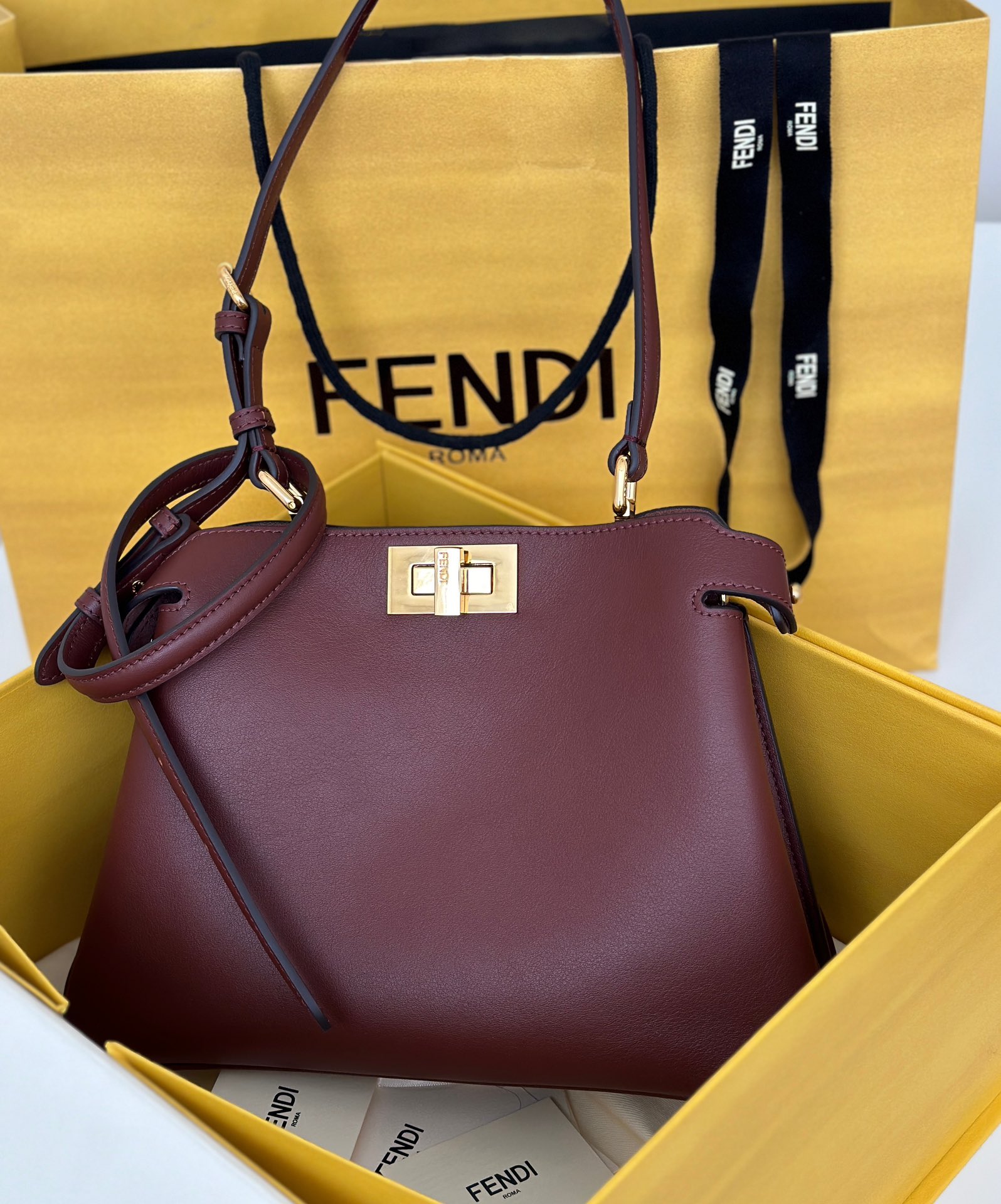 Fendi Peekaboo Iconic Small Bag Bordeaux Leather Handbag, 29 x 12 x 19 cm 2 i1740304098 4145 0