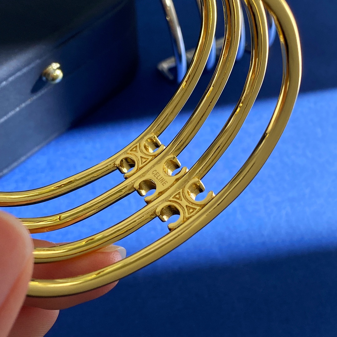 Céline Euro-Fashion Street Brass Open C-Shaped Bracelet in Gold and Silver - 图片 5