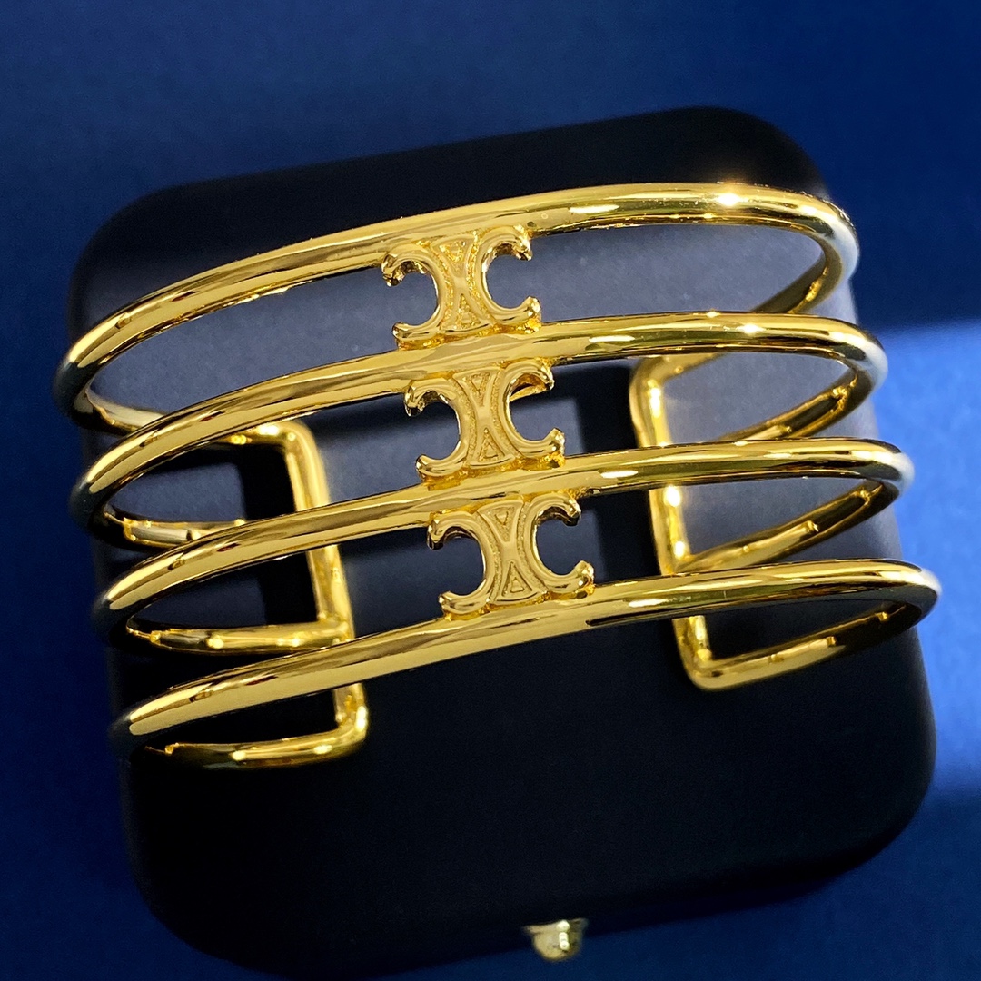 Céline Euro-Fashion Street Brass Open C-Shaped Bracelet in Gold and Silver - 图片 3