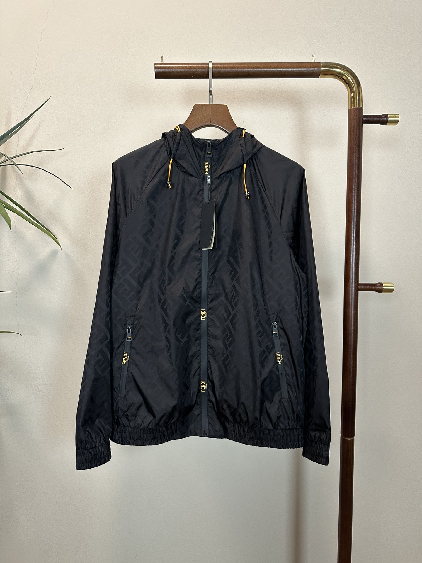 NO:512974,FD Fendi 2025 spring and summer new men's jacket jacket, fashionable and casual high-end version!  Customized fabrics for counters are breathable and comfortable, with impeccable details, and the brand element design concept reflects high quality. The feel is delicate and soft!  It is casually cut, with a great upper body style!  Count 48-56, fendi, jackets & coats, jackets & coats, alexander wang19860909FD 芬迪2025春夏新款男士冲锋衣夹克外套,时尚休闲高端版本！专柜定制面料 透气舒适度高,细节无可挑剔,品牌元素设计理念,体现高品质.手感细腻柔软！呈现休闲裁剪,上身版型超赞！ 码数48-56,,fendi,jackets & coats,jackets & coats,alexander wang,Men's clothing