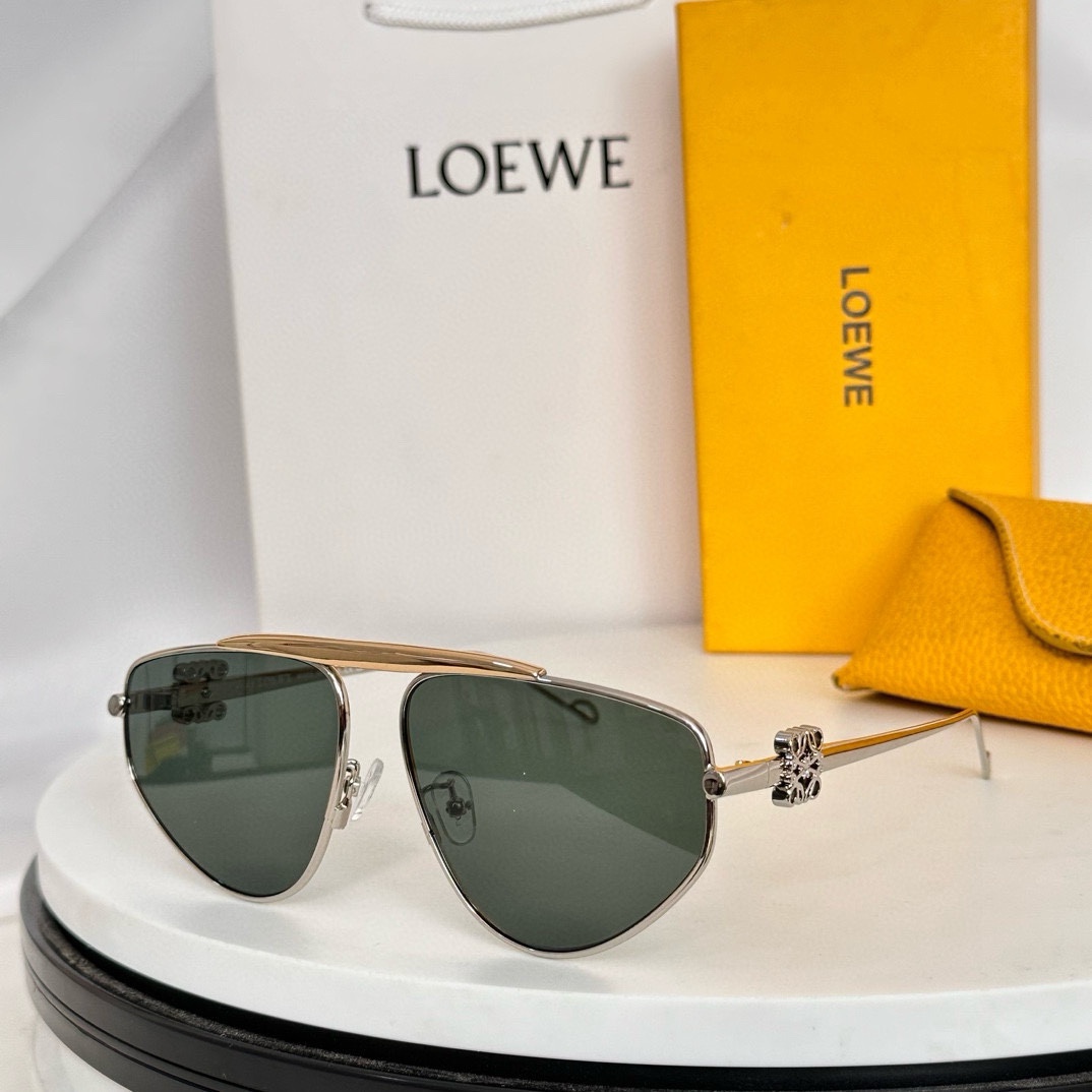  ‼️LOEW
Mod：LW40116U
Size：61-13-140
跟足原版色
细节码住
简约大方