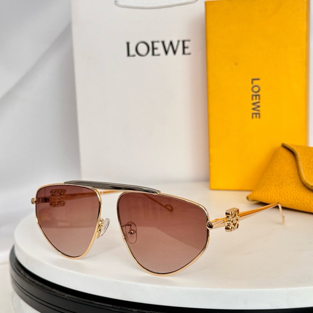  ‼️LOEW
Mod：LW40116U
Size：61-13-140
跟足原版色
细节码住
简约大方