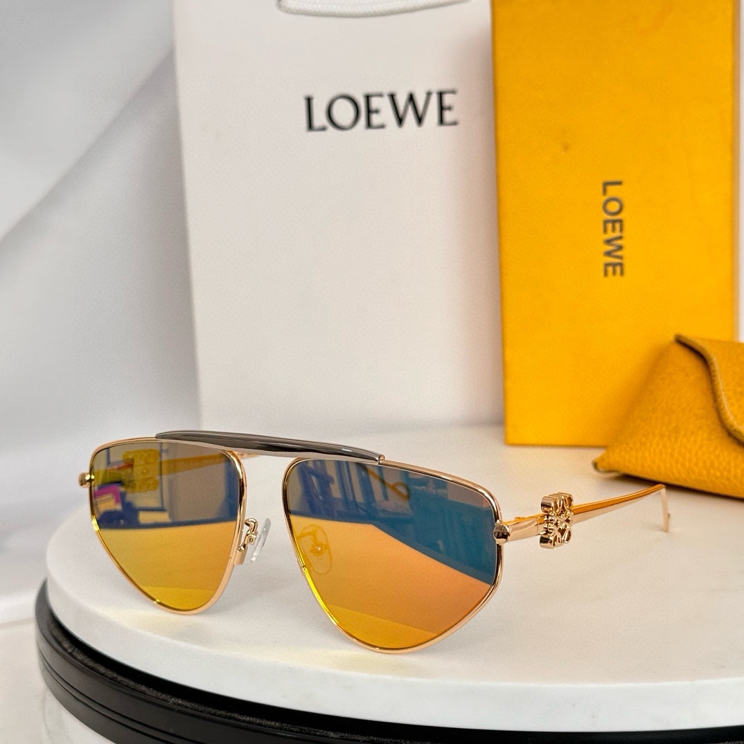  ‼️LOEW
Mod：LW40116U
Size：61-13-140
跟足原版色
细节码住
简约大方