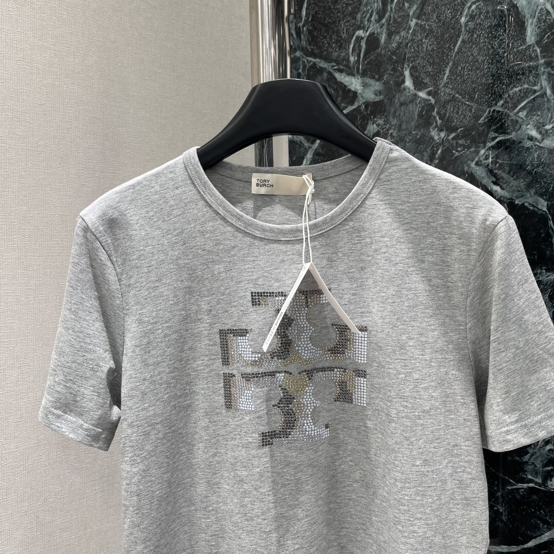 2025 Tory Burch T-shirt Collection Elevates Women’s Style with Sophistication and Elegance - 图片 2