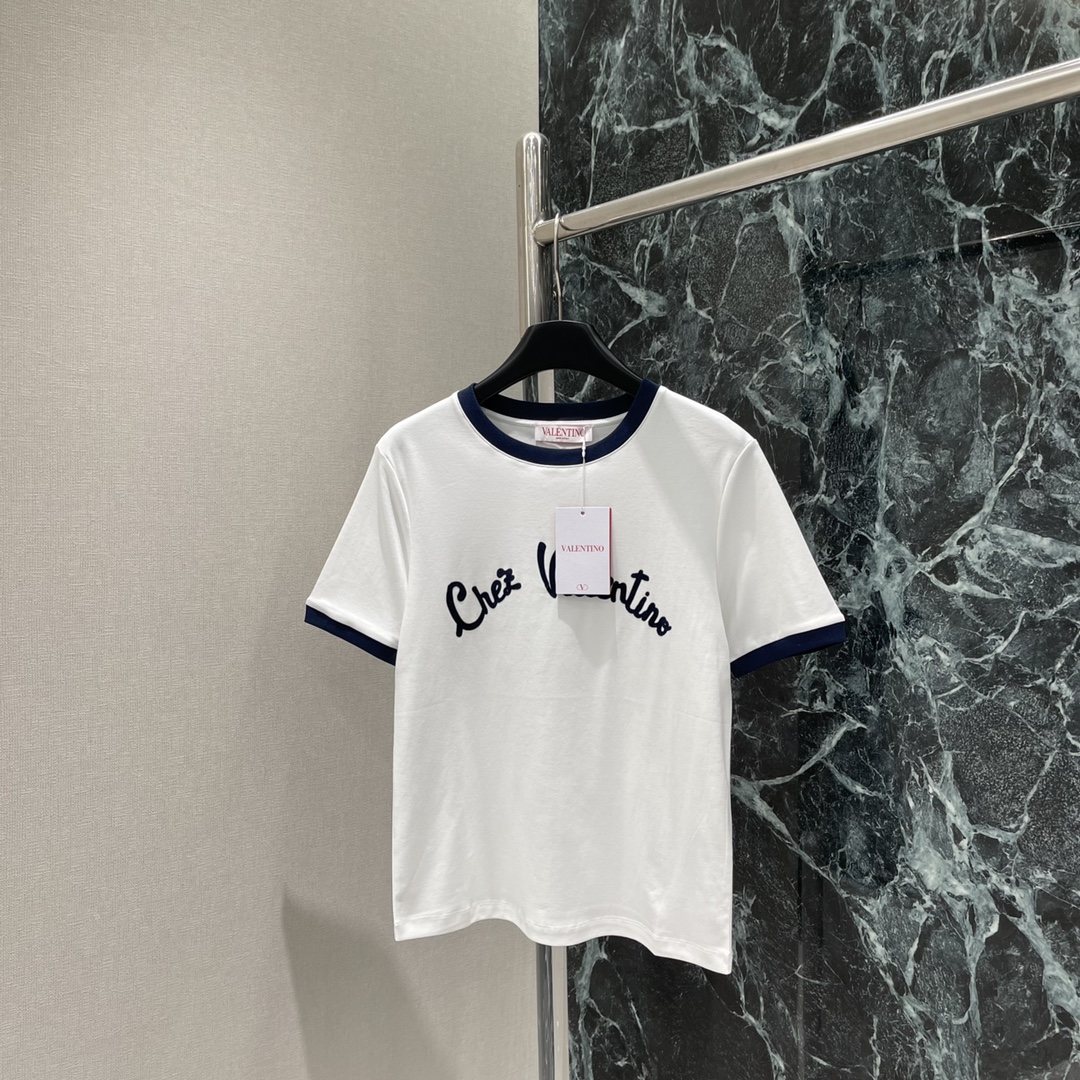2025 Spring/Summer Women’s Clothing: High-Quality T-shirts with Simple Branding and Stylish Design - 图片 4