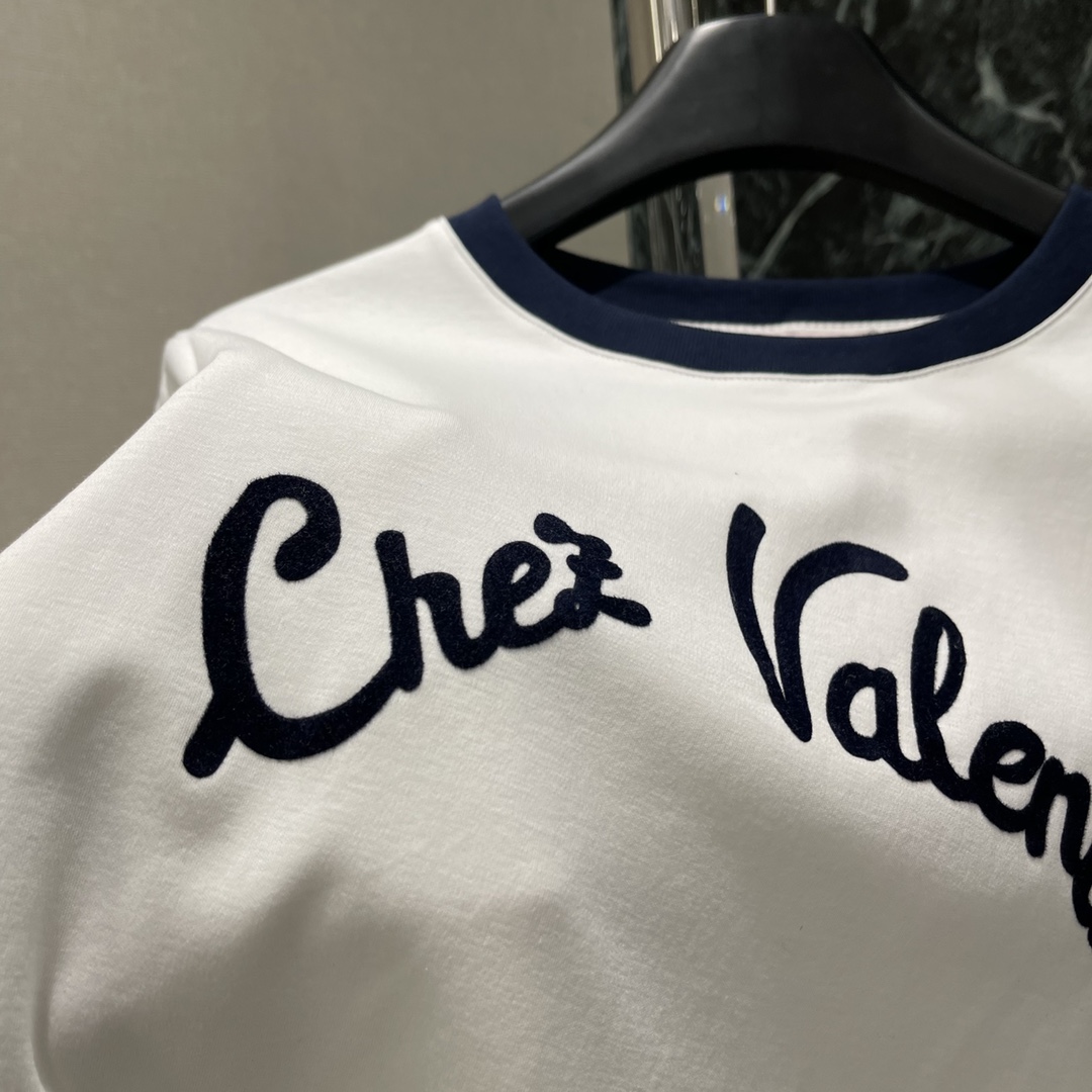 2025 Spring/Summer Women’s Clothing: High-Quality T-shirts with Simple Branding and Stylish Design - 图片 7