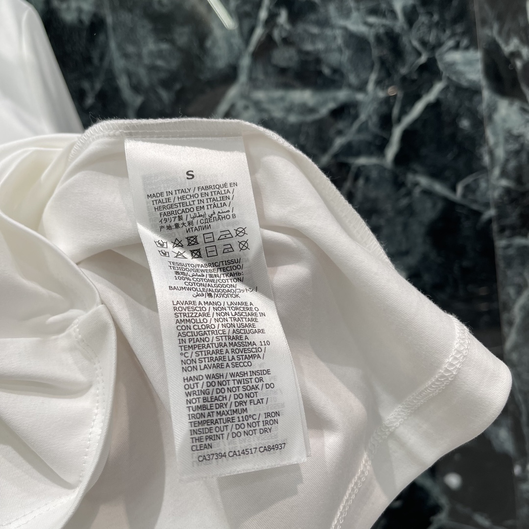 2025 Spring/Summer Women’s Clothing: High-Quality T-shirts with Simple Branding and Stylish Design - 图片 9