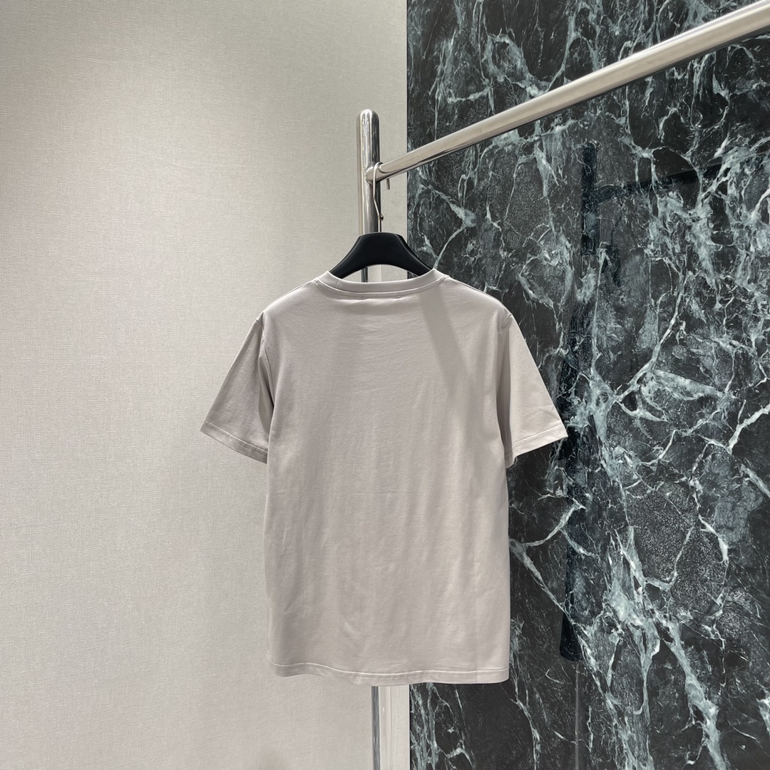 Chlo* 2025 Spring/Summer Women’s T-shirts: High-Quality, Brand-Conforming, Stylish Designs in Three Colors - 图片 9