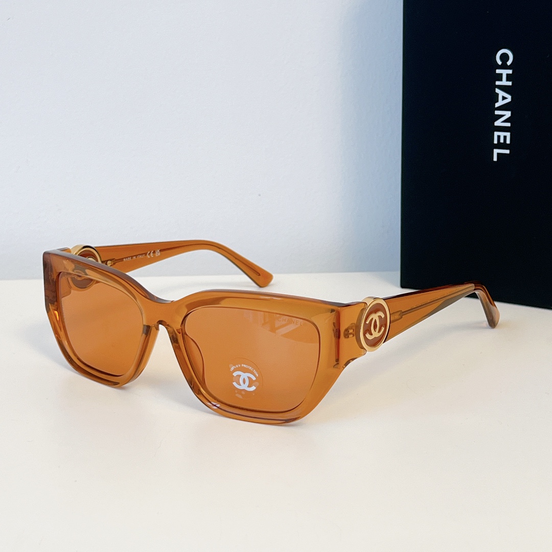  新品发售～
经典圆形双c
CHANE* 
MOD：9521
SIZE：56-18-137
🔝🔝