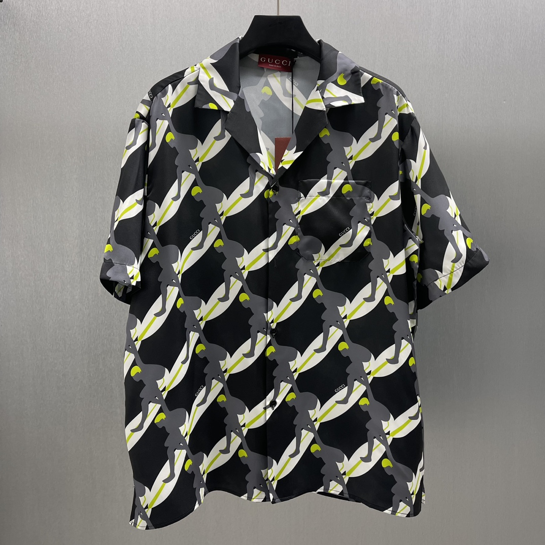🧧GG Camisa de bolos de seda con estampado. Tallas: S-XL. En la colección Primavera-Verano 2025, esta camisa presenta u…