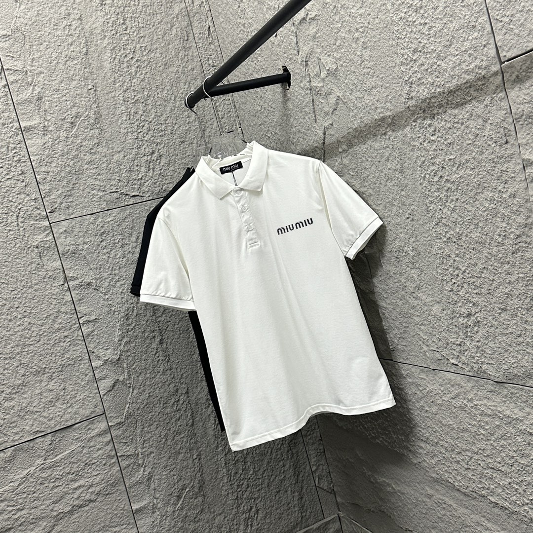 New 2025 Miu Miu Short-Sleeve Polo with Simple Embroidery in Black and White - 图片 2