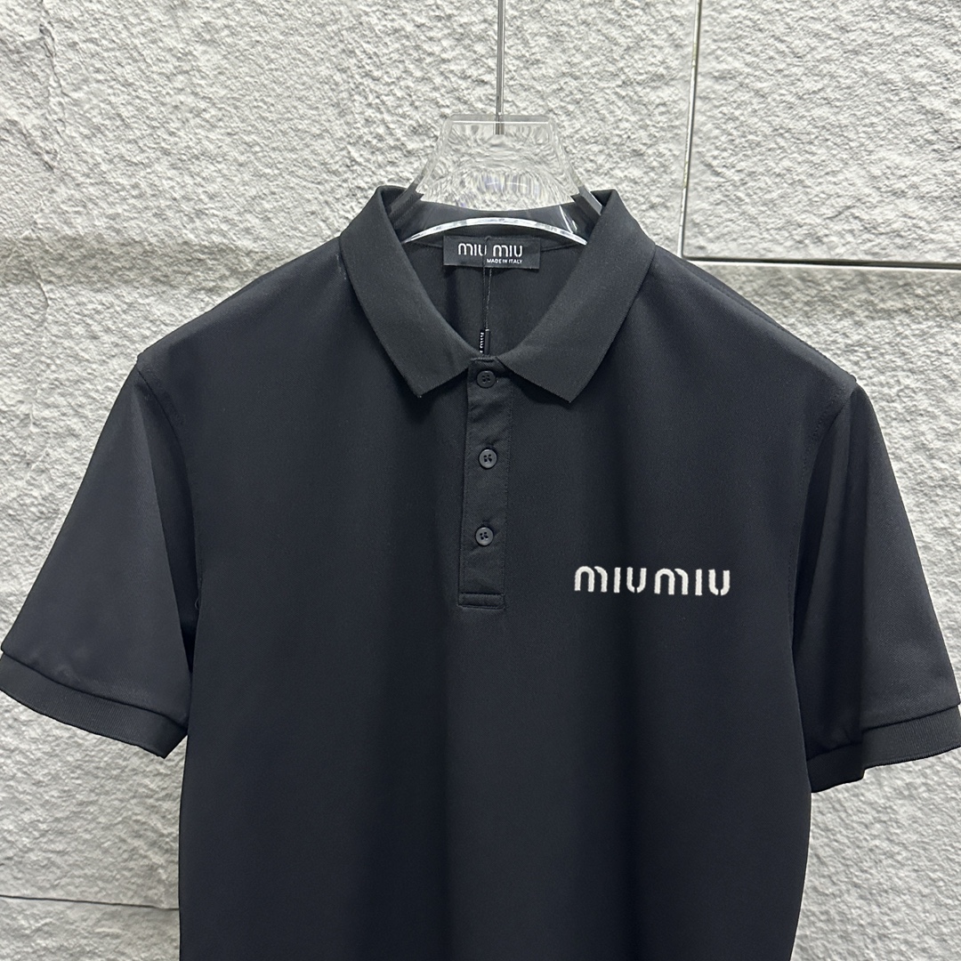 New Miu Miu Short Sleeves Polo 2025 with Small Embroidery Detail in Black and White - 图片 1