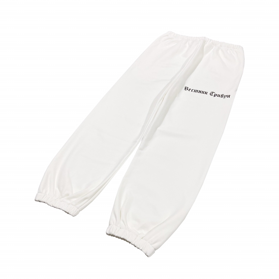 Kanye Yeezy: Soft-Flushed Footwear in White, Ash, and Black Carbon - 图片 5