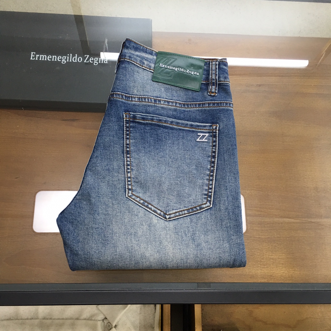 NO:129836,New product [Zegn...] 2025 spring and summer new style new men's jeans!  Trade-level OEM products are extremely rare. The exquisite and exquisite production process has reached the ultimate effect. Classic styles, original color cotton materials, and classic plain woven twill denim surfaces are woven by old-fashioned woven technology. They are soft, delicate, comfortable and breathable, and the original hardware accessories are washed with first-class texture!  Size 29-38,3537, jeans,alexander wang19860909新品【Zegn...】 2025春夏新款 新款男士牛仔裤！ 贸易级别的代工品,数量极其稀少.精良精细的制作工艺程度已经达到极致效果.经典绝伦的款式,原色棉料,经典的平织斜纹牛仔布面经由老式梭织工艺机织.柔软细腻舒适透气,原版五金配件水洗,质感一流！尺码29-38,3537,,jeans,alexander wang,Men's clothing