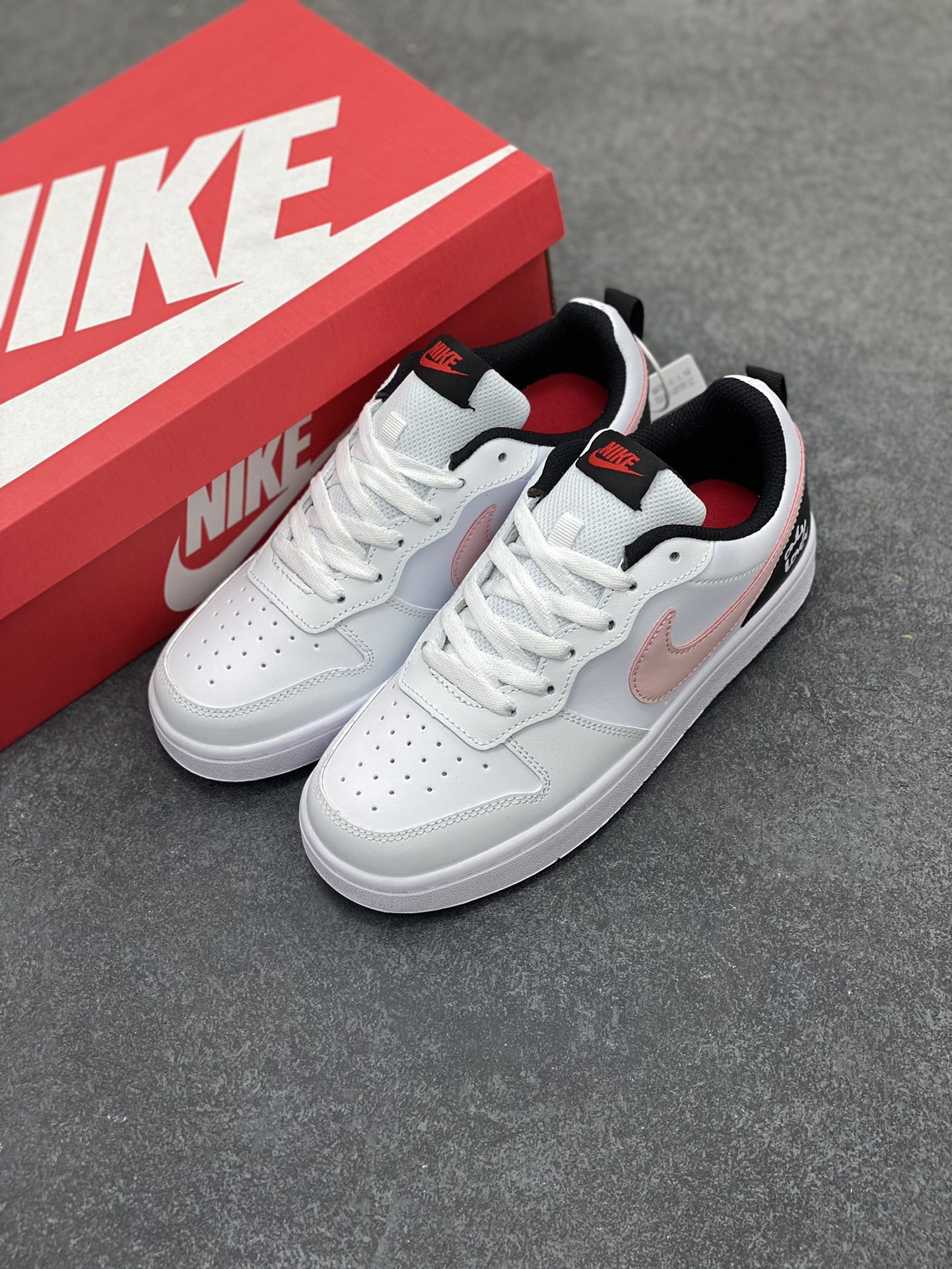 图片[8]-福利特价 Nike Court Borough Low 低帮百搭透气休闲运动板鞋男女鞋 经典耐用的设计，兼顾舒适脚感和出众风范，演绎匠心之作。结构性的支撑贴合感结合复古篮球设计，塑就场外全明星风范。 货号：DQ5448-110 尺码：36 36.5 37.5 38 38.5 39 40 40.5 41 42 42.5 43 44 44.5 45-选品中心