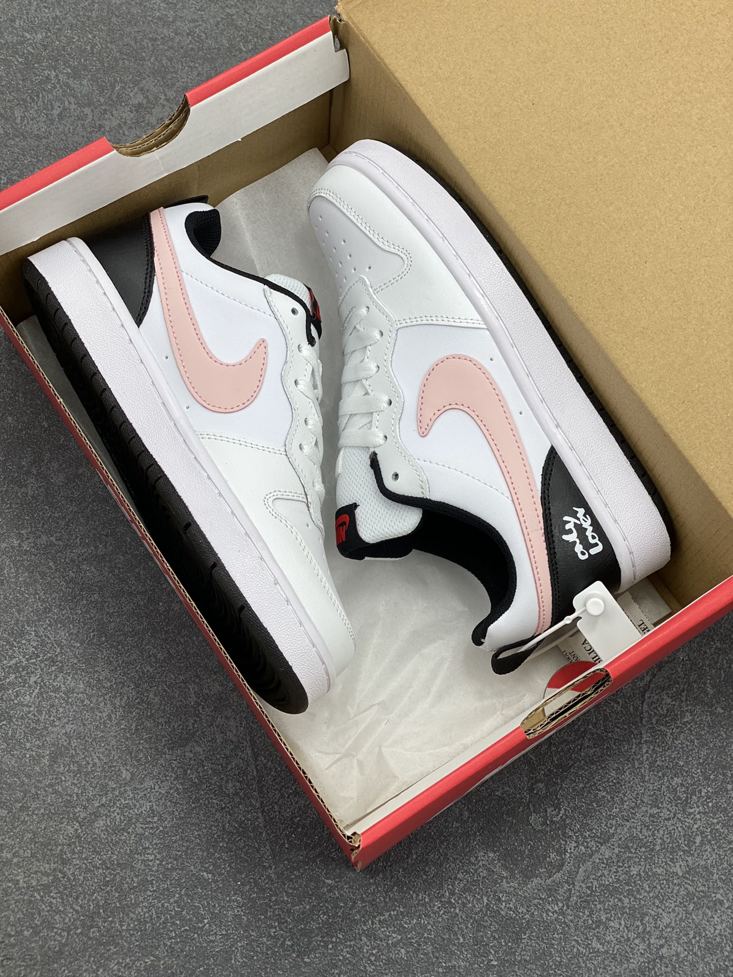 图片[9]-福利特价 Nike Court Borough Low 低帮百搭透气休闲运动板鞋男女鞋 经典耐用的设计，兼顾舒适脚感和出众风范，演绎匠心之作。结构性的支撑贴合感结合复古篮球设计，塑就场外全明星风范。 货号：DQ5448-110 尺码：36 36.5 37.5 38 38.5 39 40 40.5 41 42 42.5 43 44 44.5 45-选品中心