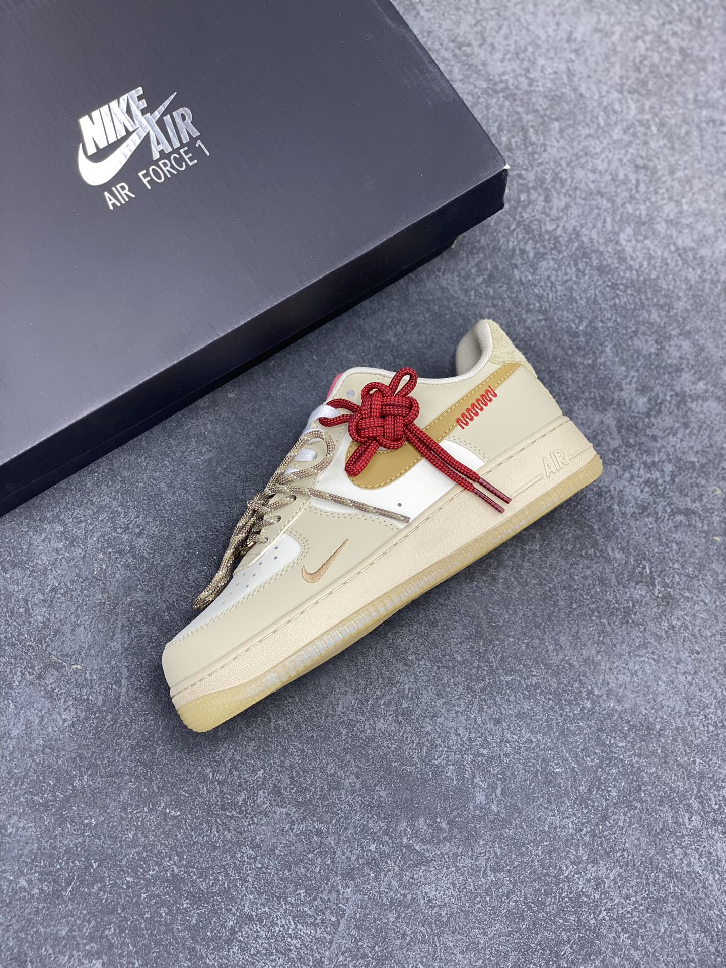 图片[7]-Nike Air Force 1 Low 蛇年限定浅棕 空军一号低帮运动休闲板鞋 原楦头原纸板 打造纯正空军版型 专注外贸渠道 全掌内置蜂窝气垫 原盒配件 原厂中底钢印、拉帮完美 货号：HV5990-172 尺码：36 36.5 37.5 38 38.5 39 40 40.5 41 42 42.5 43 44 44.5 45-选品中心