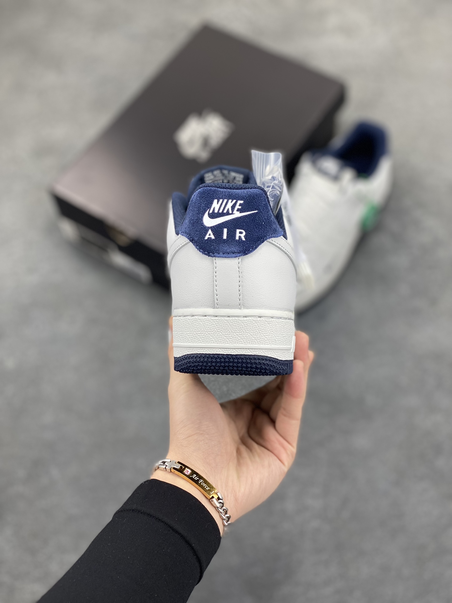 图片[4]-HY版本💯 Air Force 1\’ 07 深蓝小勾 原楦头原纸板 打造纯正空军版型 专注外贸渠道 全掌内置蜂窝气垫 #原盒配件 原厂中底钢印、拉帮完美 货号：HM9483-001 尺码：35.5 36 36.5 37.5 38 38.5 39 40 40.5 41 42 42.5 43 44 44.5 45 46 47-选品中心