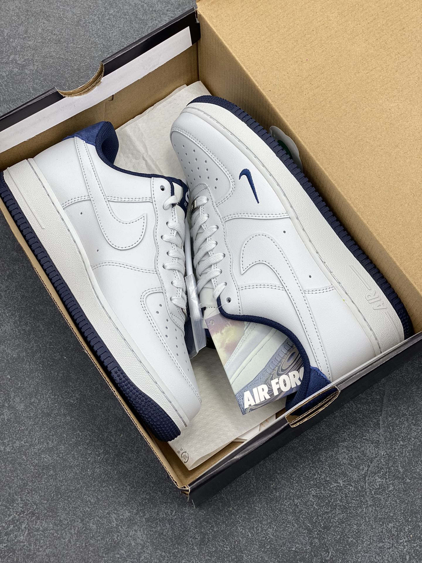 图片[9]-HY版本💯 Air Force 1\’ 07 深蓝小勾 原楦头原纸板 打造纯正空军版型 专注外贸渠道 全掌内置蜂窝气垫 #原盒配件 原厂中底钢印、拉帮完美 货号：HM9483-001 尺码：35.5 36 36.5 37.5 38 38.5 39 40 40.5 41 42 42.5 43 44 44.5 45 46 47-选品中心